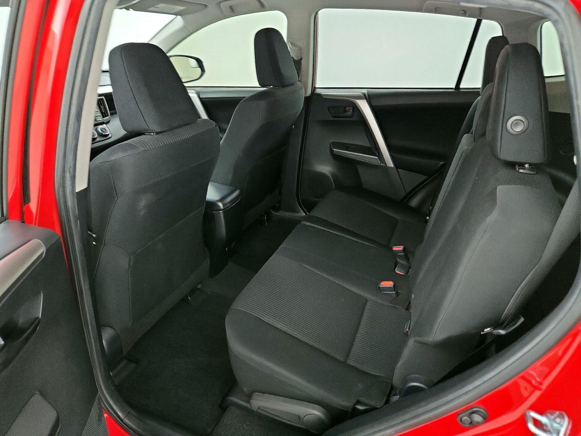 Thumbnail: 2016 Toyota RAV4 - 19