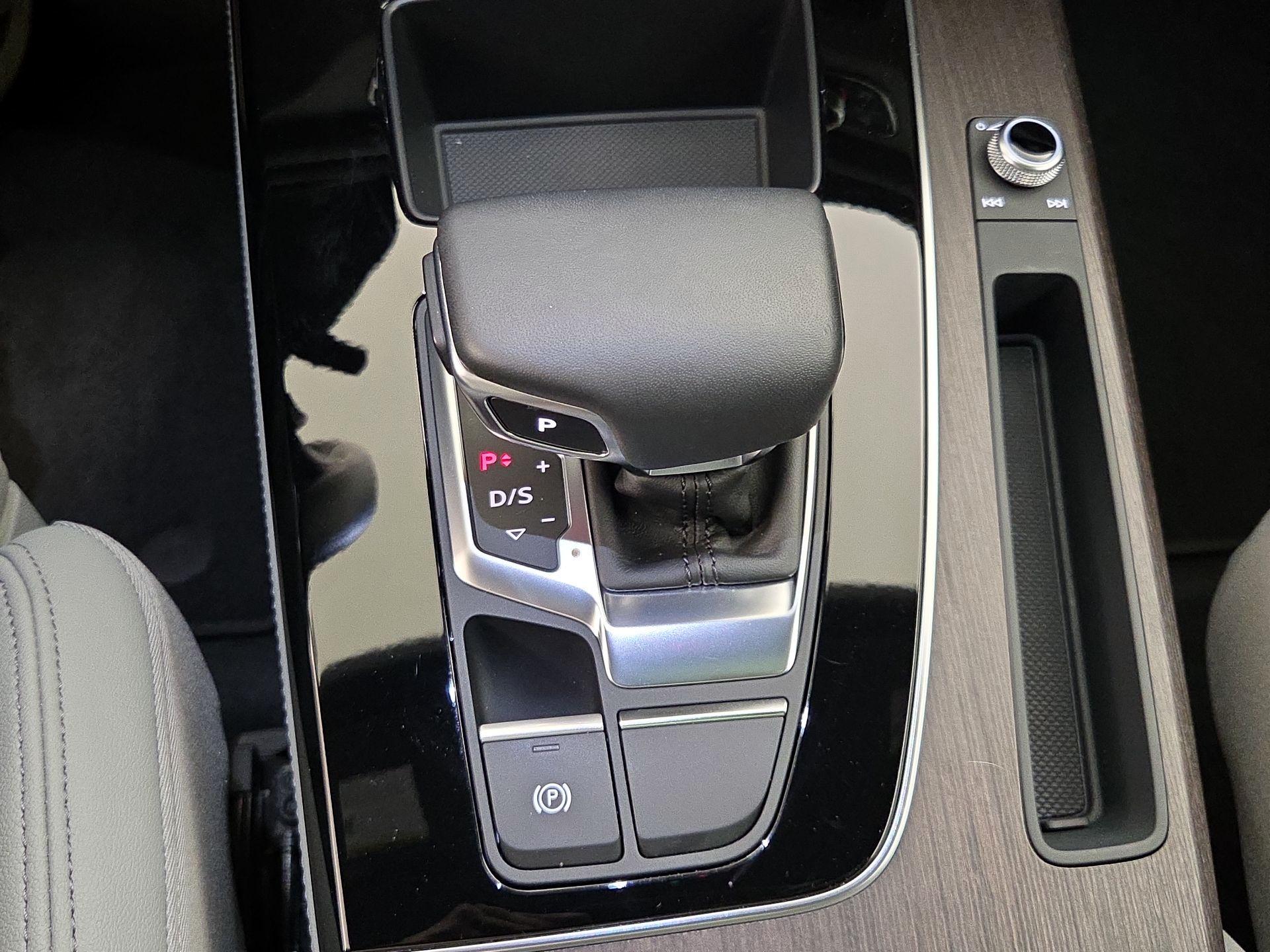 Thumbnail: 2024 Audi Q5 - 17