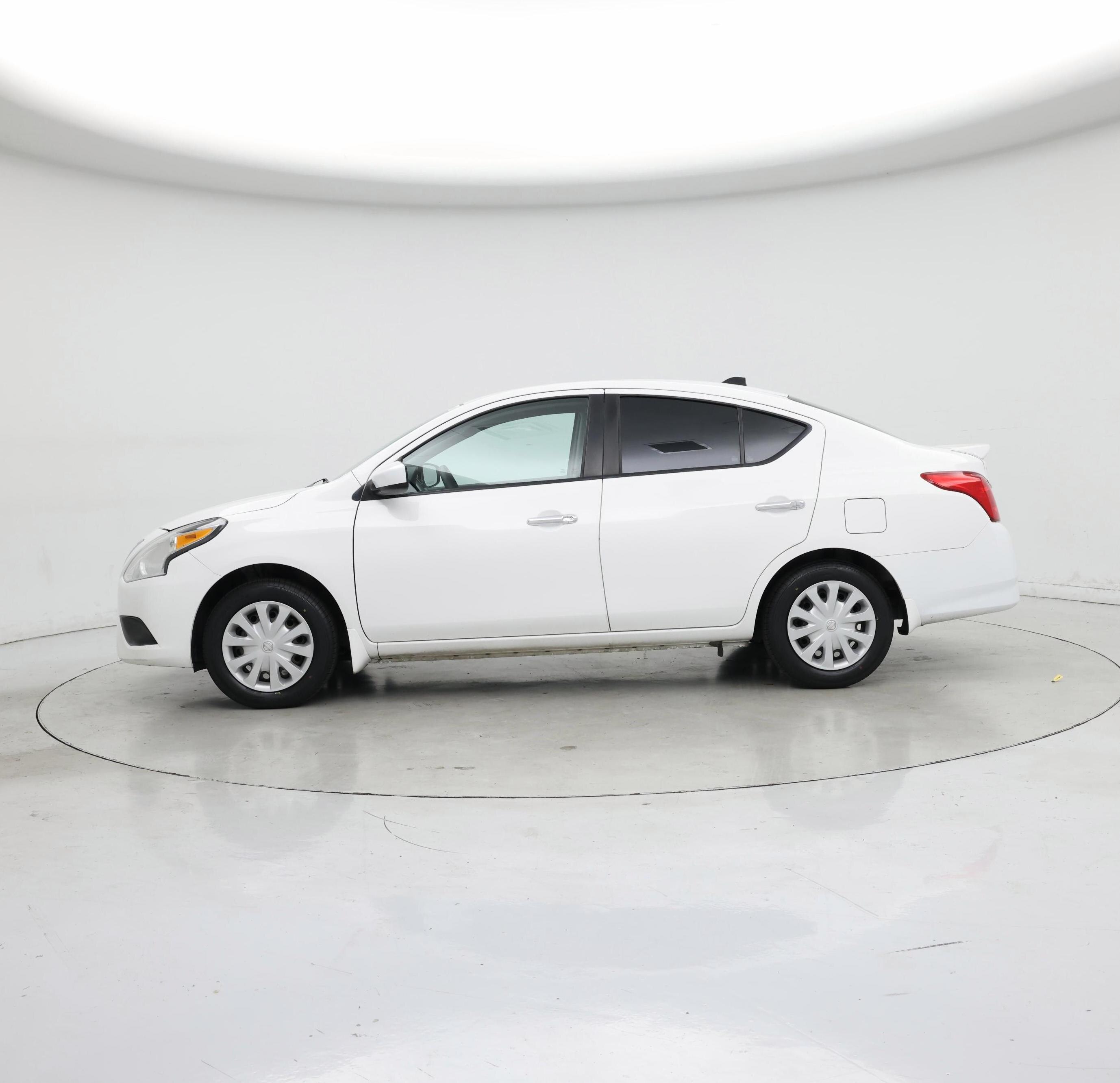 Thumbnail: 2017 Nissan Versa - 3