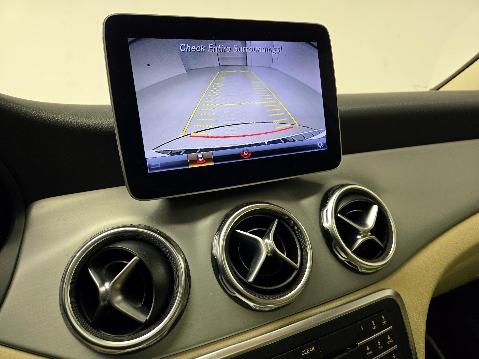 Thumbnail: 2020 Mercedes-Benz GLA - 14