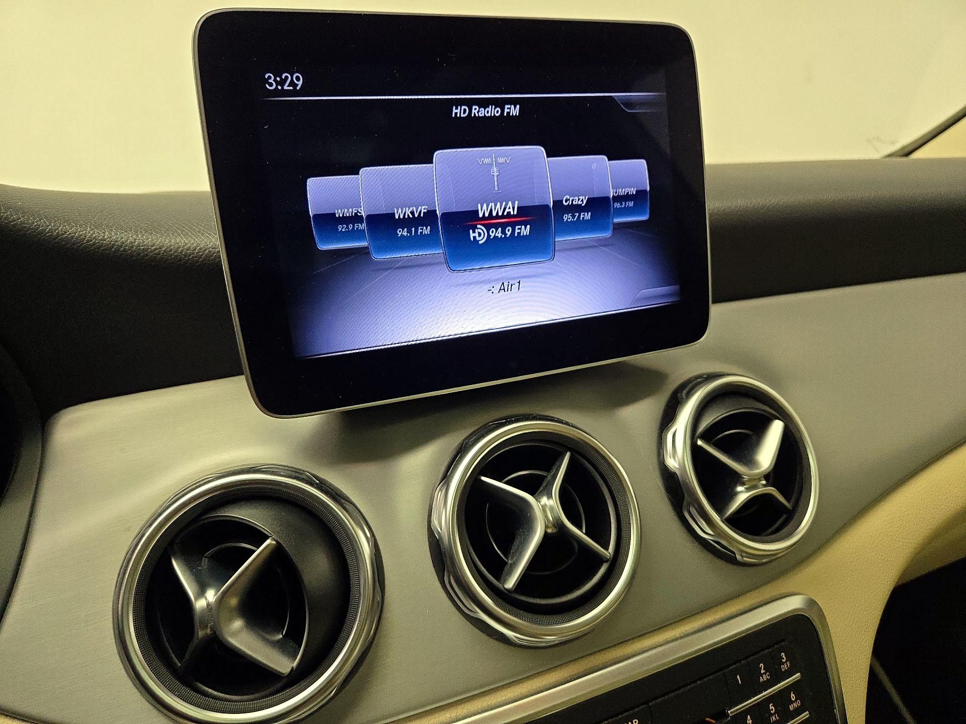 Thumbnail: 2020 Mercedes-Benz GLA - 15