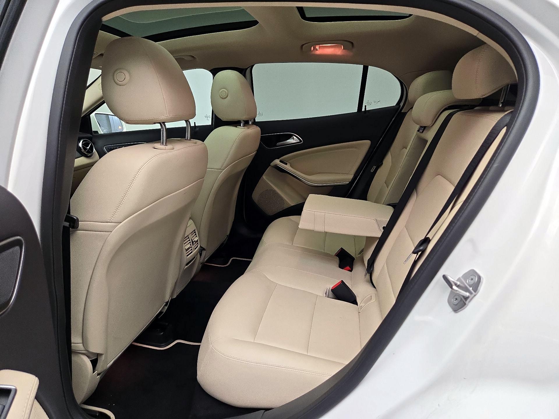 Thumbnail: 2020 Mercedes-Benz GLA - 20