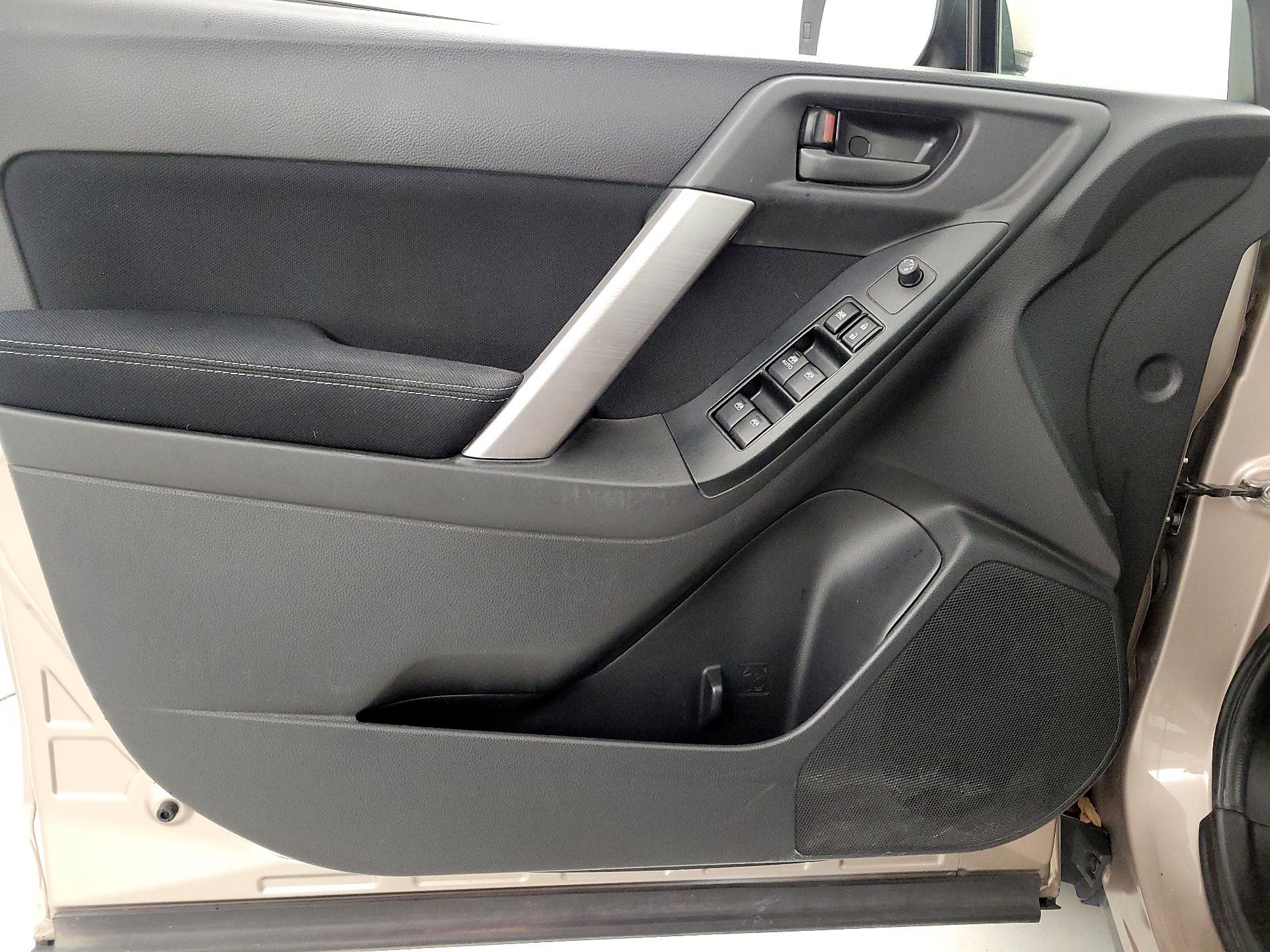 Thumbnail: 2015 Subaru Forester - 12