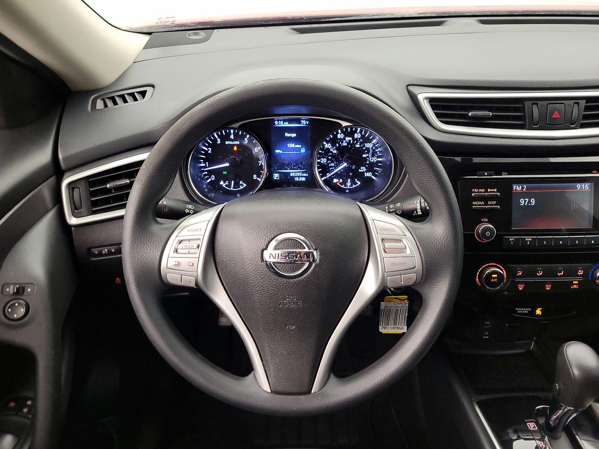 Thumbnail: 2016 Nissan Rogue - 10
