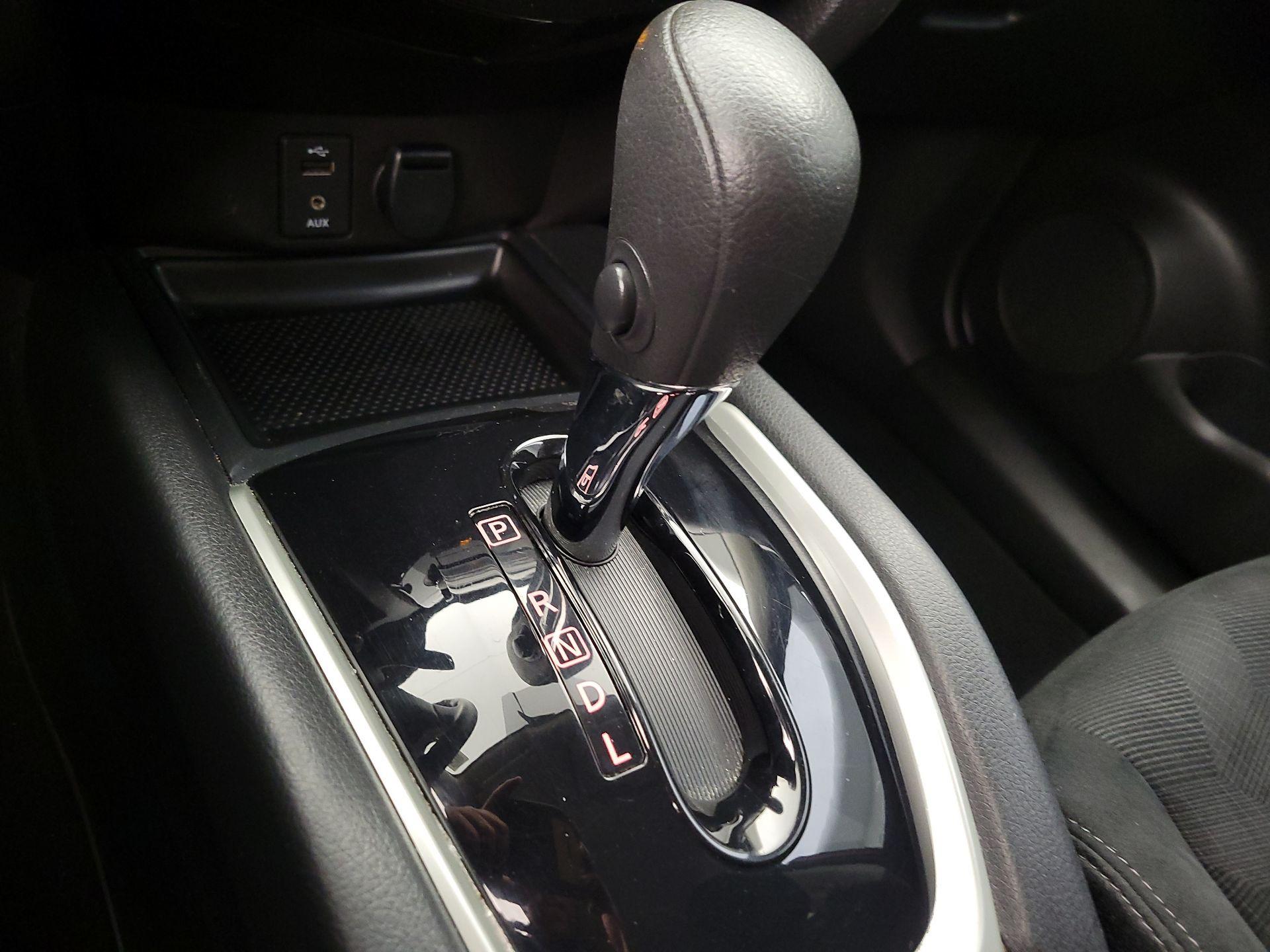 Thumbnail: 2016 Nissan Rogue - 17