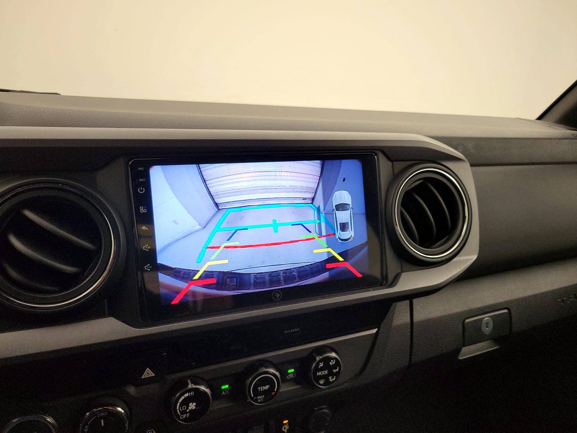 Thumbnail: 2018 Toyota Tacoma - 14