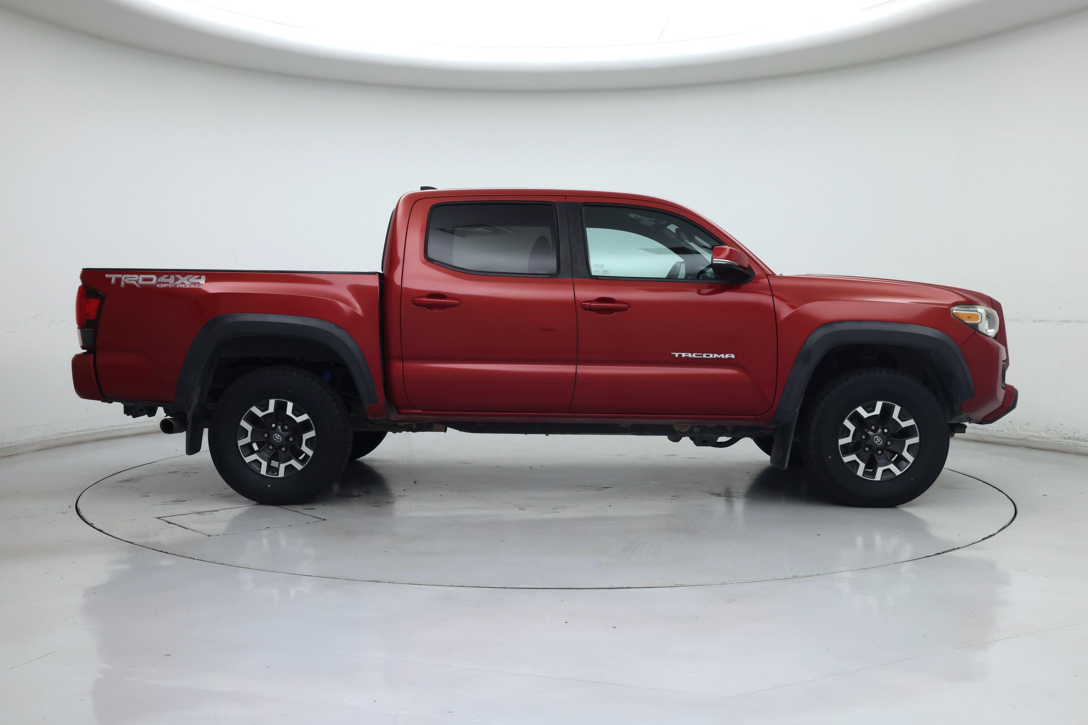 Thumbnail: 2018 Toyota Tacoma - 7
