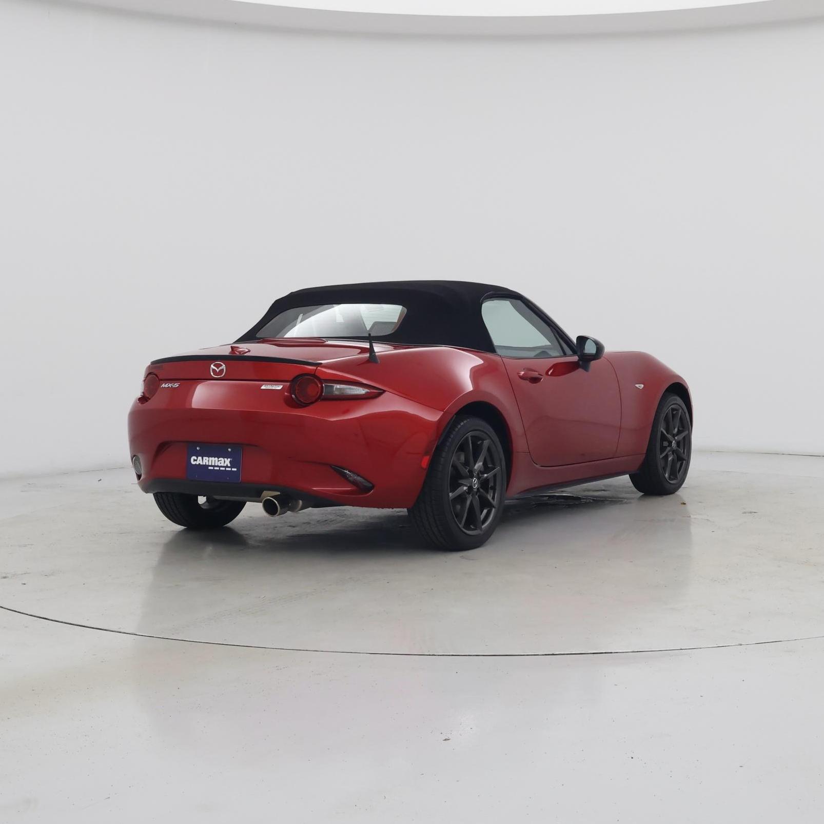Thumbnail: 2017 Mazda MX-5 Miata - 8