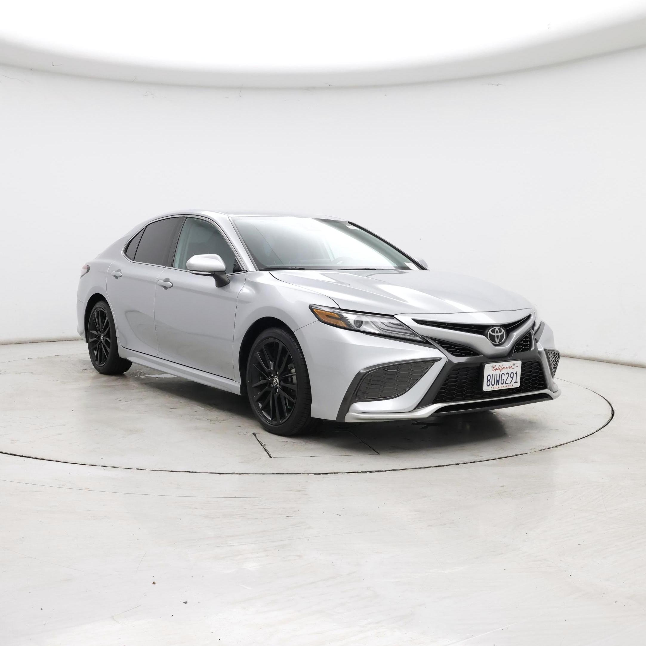 Silver 2021 Toyota Camry Sedan Front-Wheel Drive Automatic