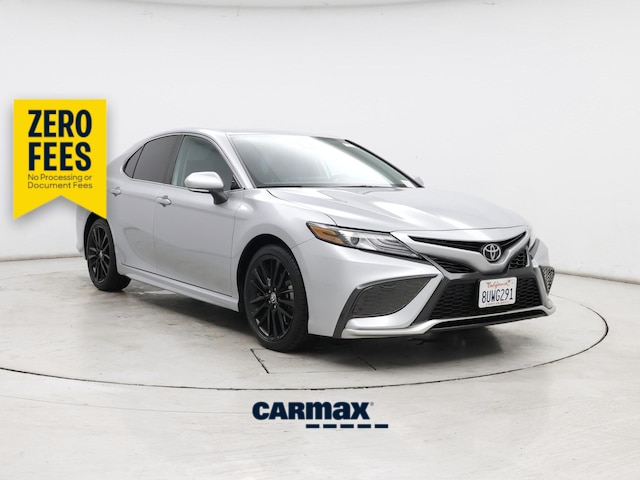 Silver 2021 Toyota Camry Sedan Front-Wheel Drive Automatic