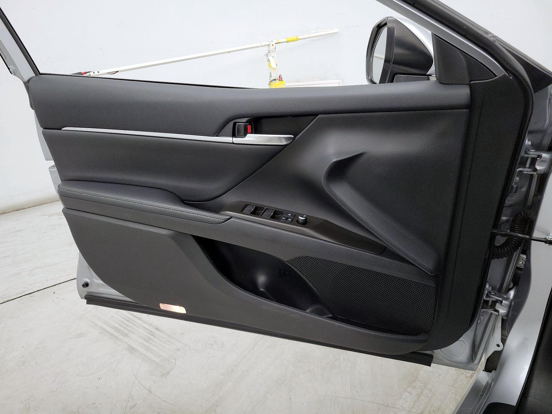 Thumbnail: 2021 Toyota Camry - 12