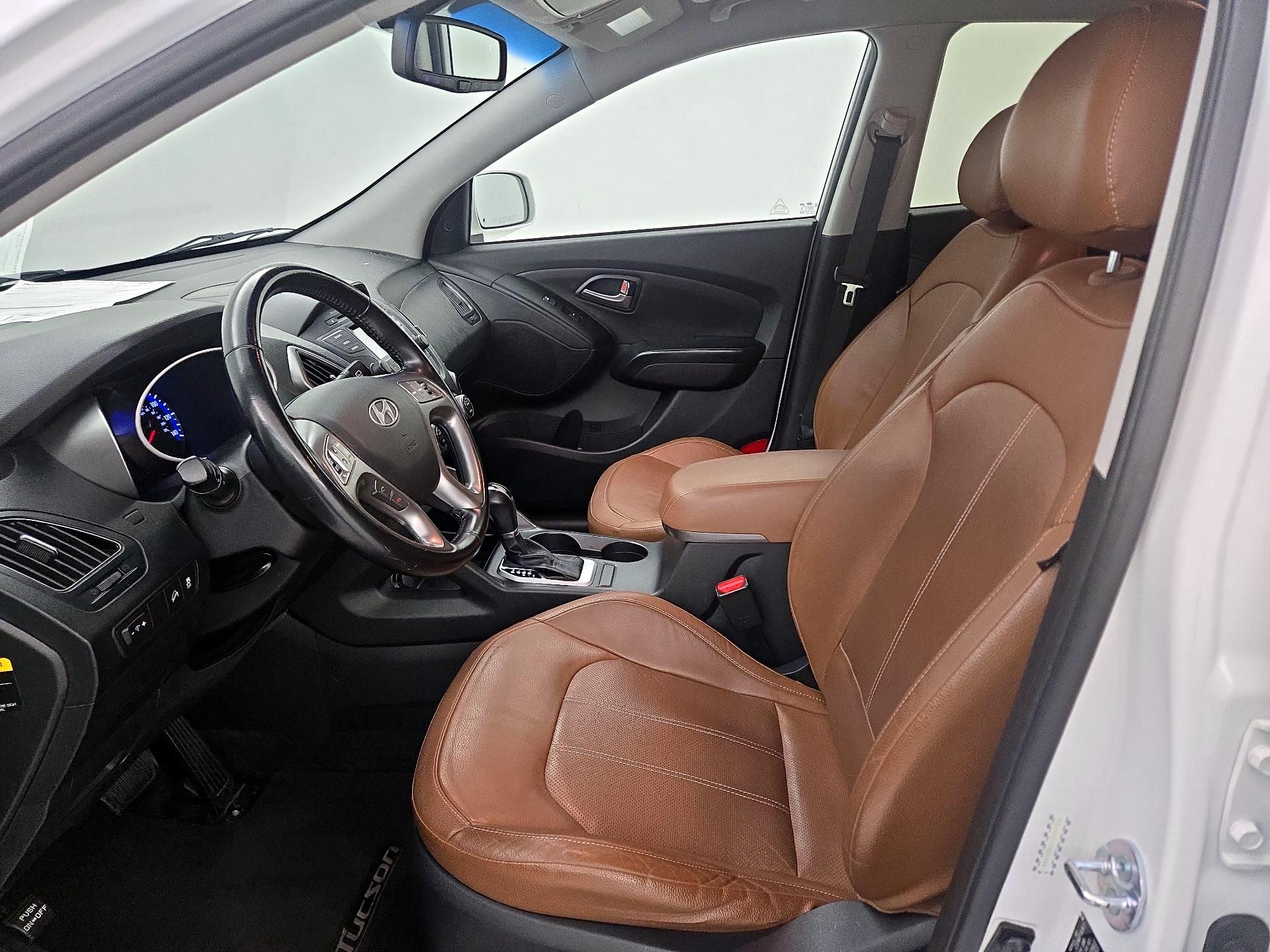 Thumbnail: 2015 Hyundai Tucson - 11