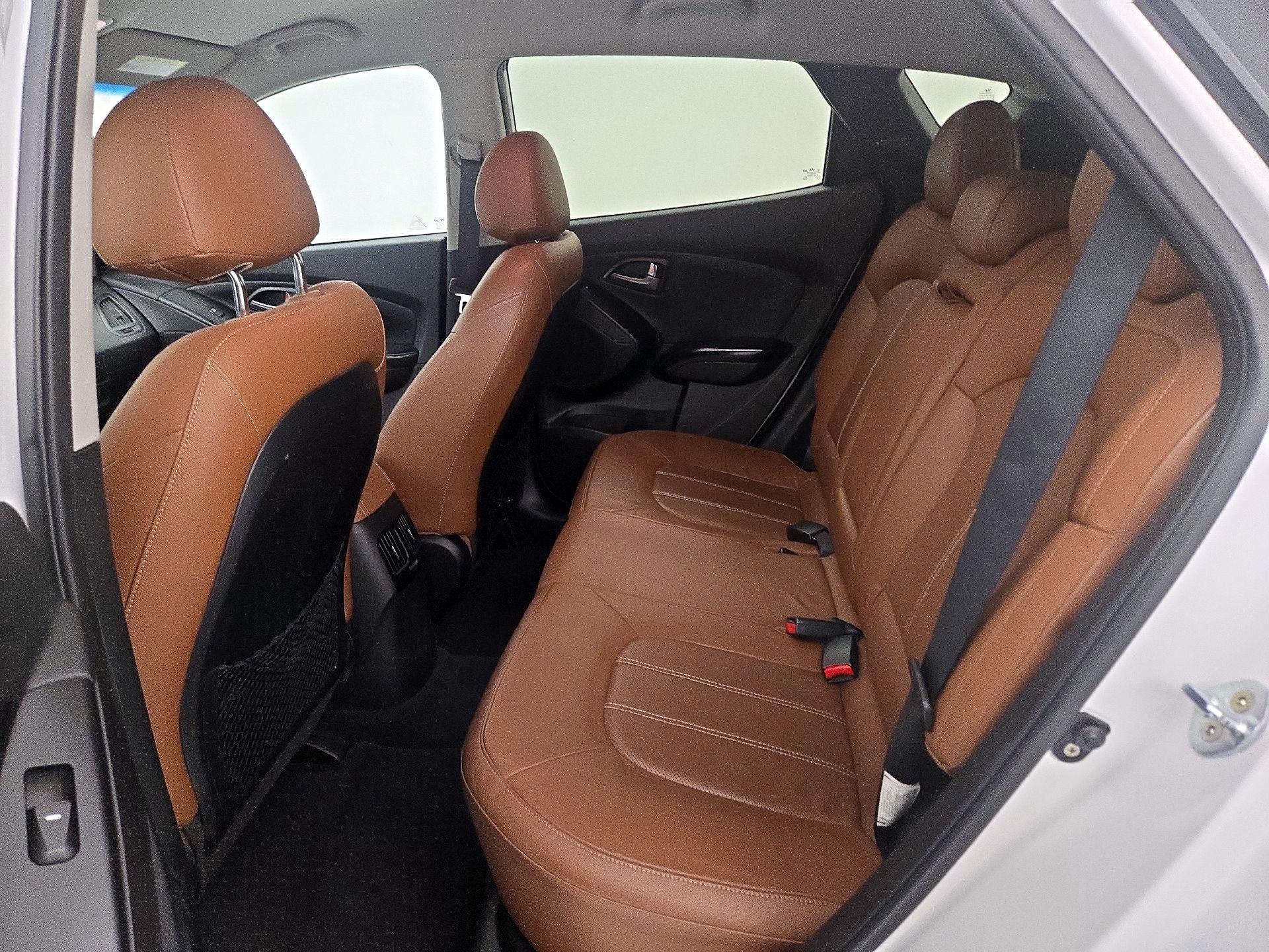 Thumbnail: 2015 Hyundai Tucson - 19