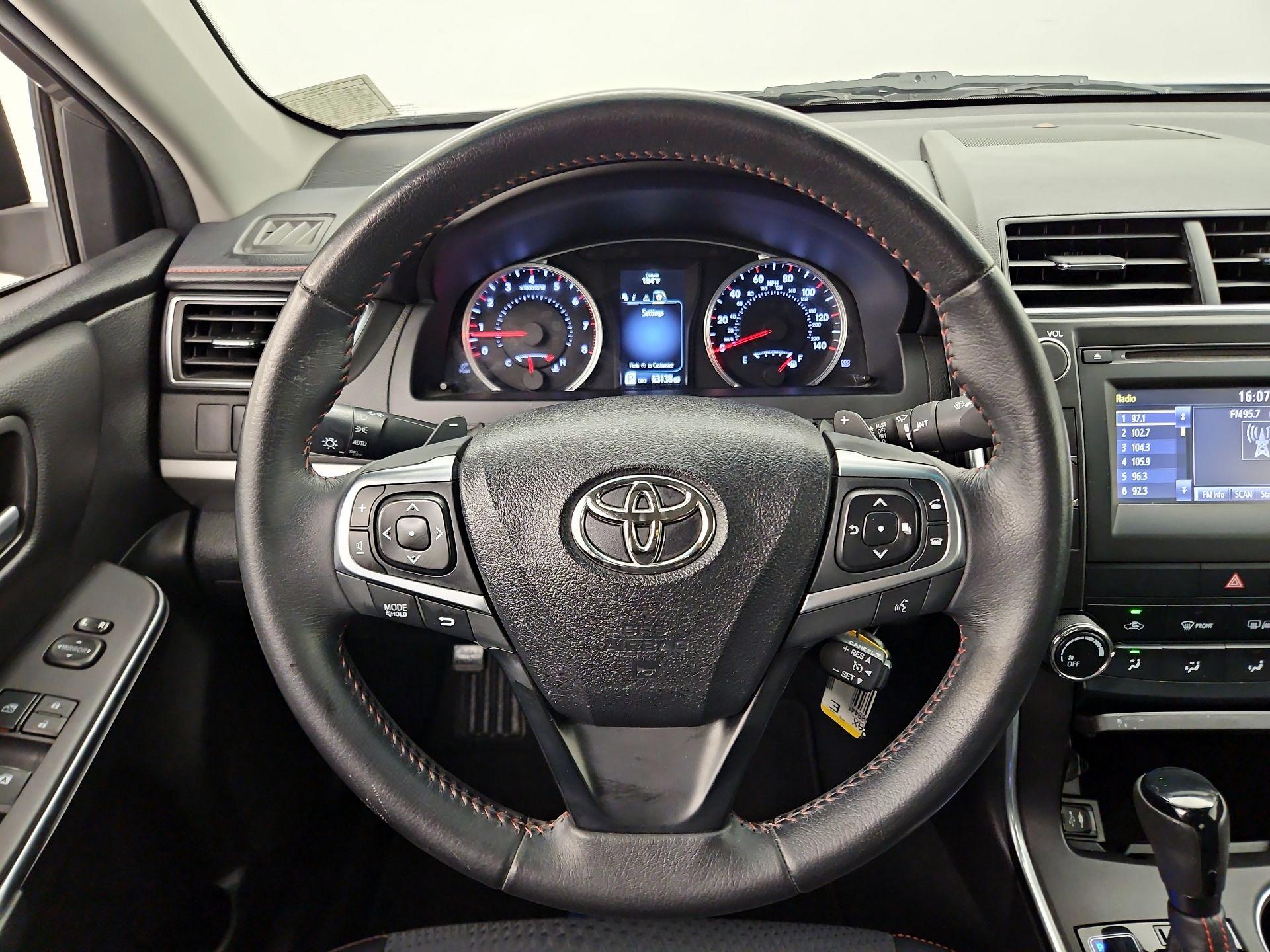 Thumbnail: 2015 Toyota Camry - 10
