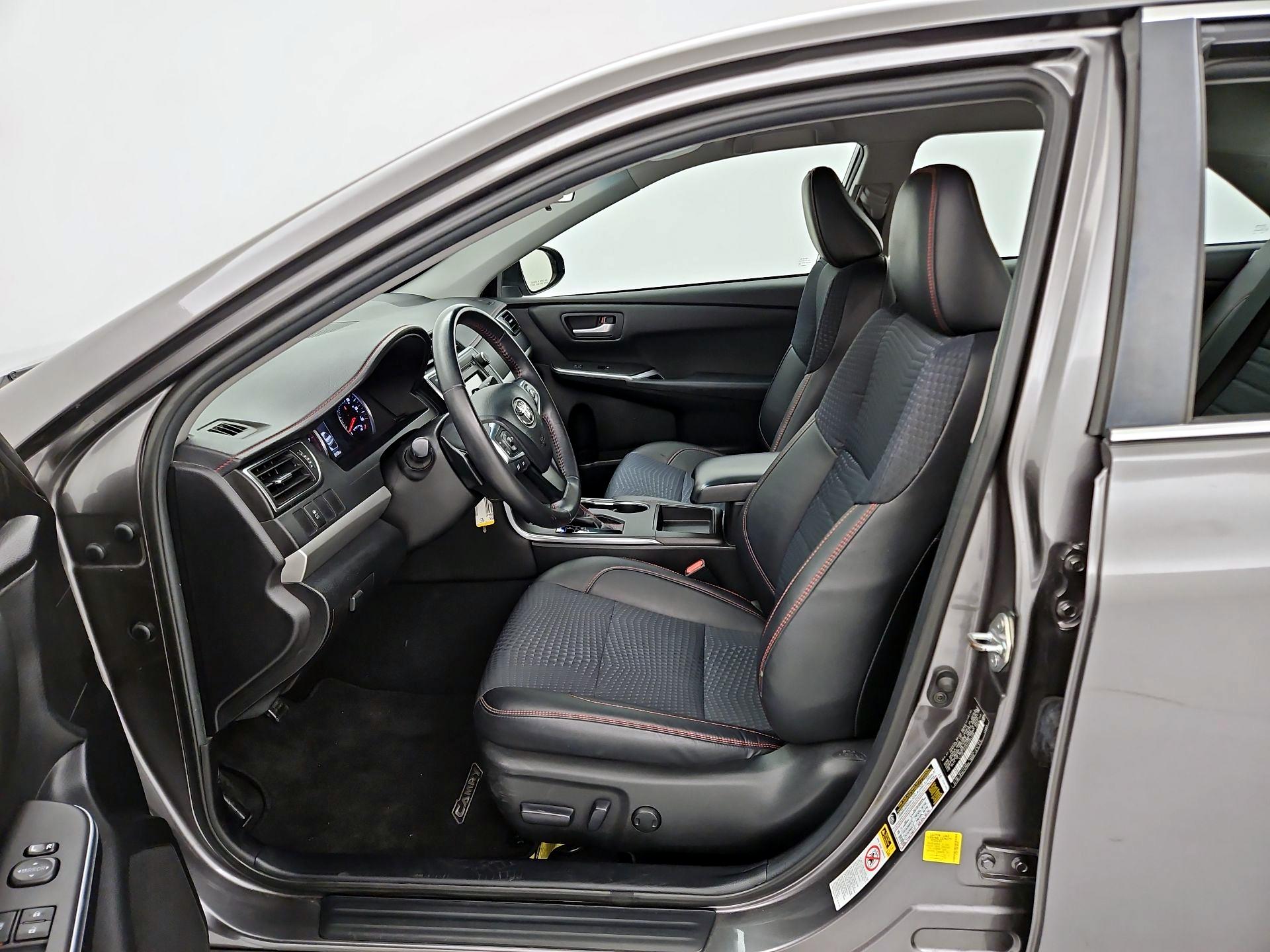 Thumbnail: 2015 Toyota Camry - 11