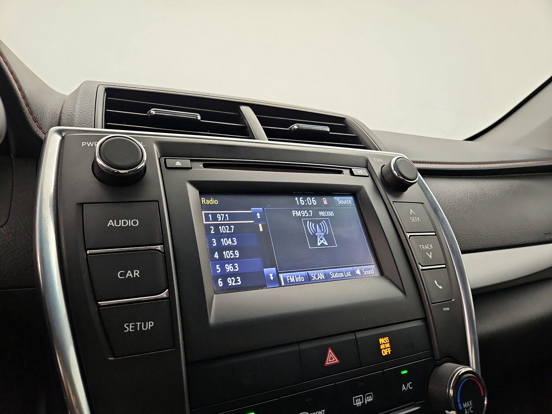 Thumbnail: 2015 Toyota Camry - 13