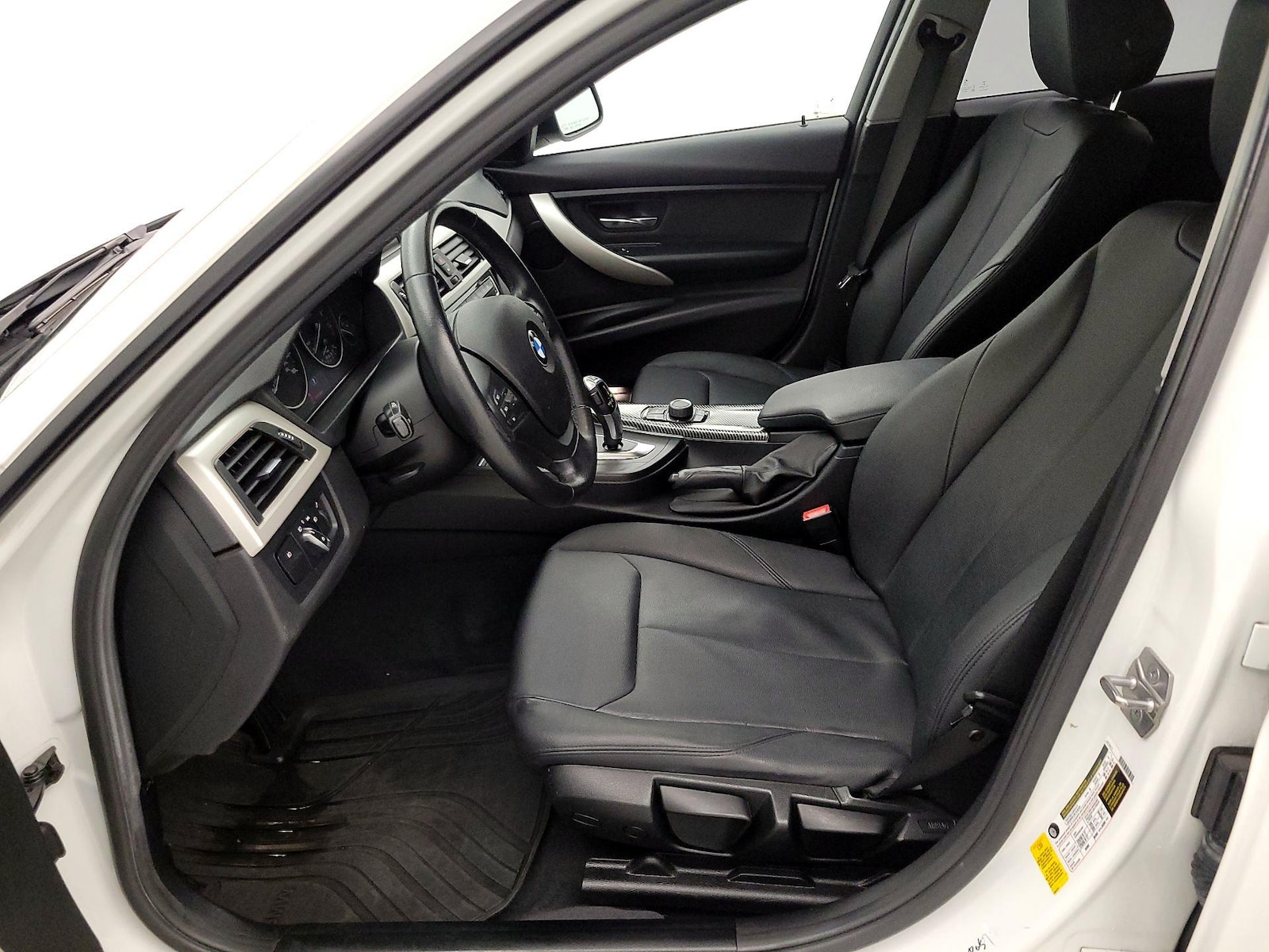 2016 BMW 3 Series 320i - Photo 12