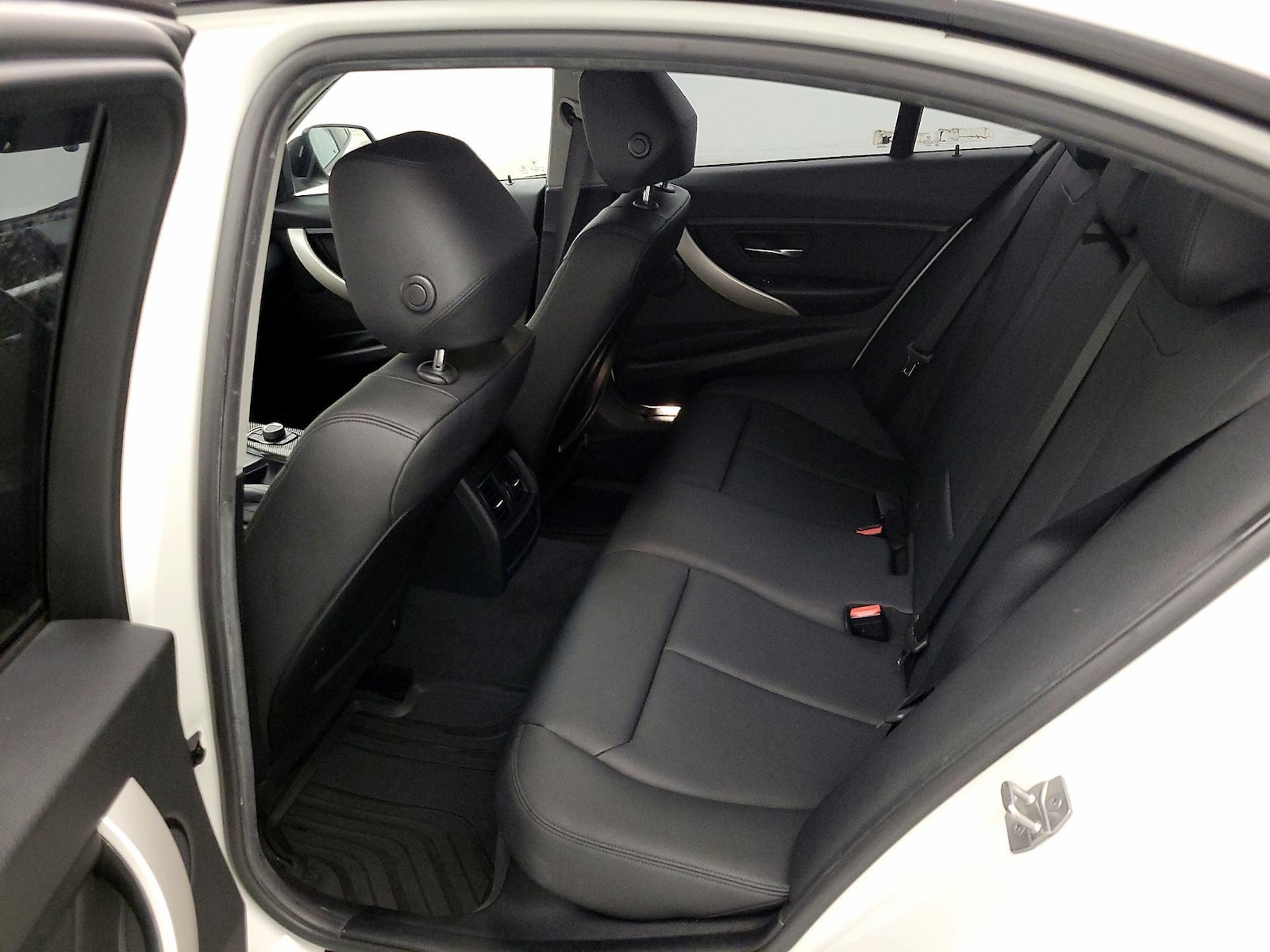 2016 BMW 3 Series 320i - Photo 18