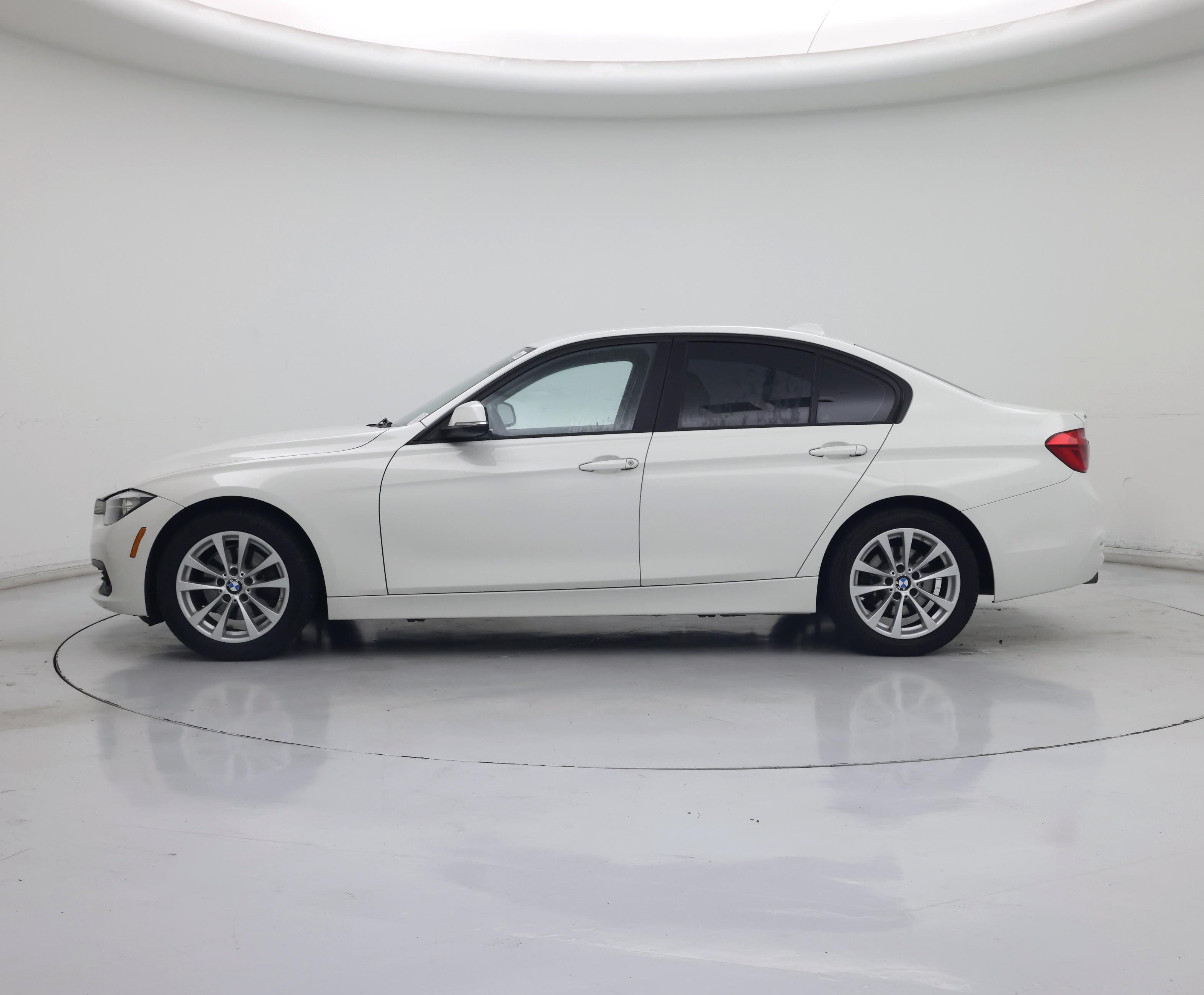 Thumbnail: 2016 BMW 3 Series - 3