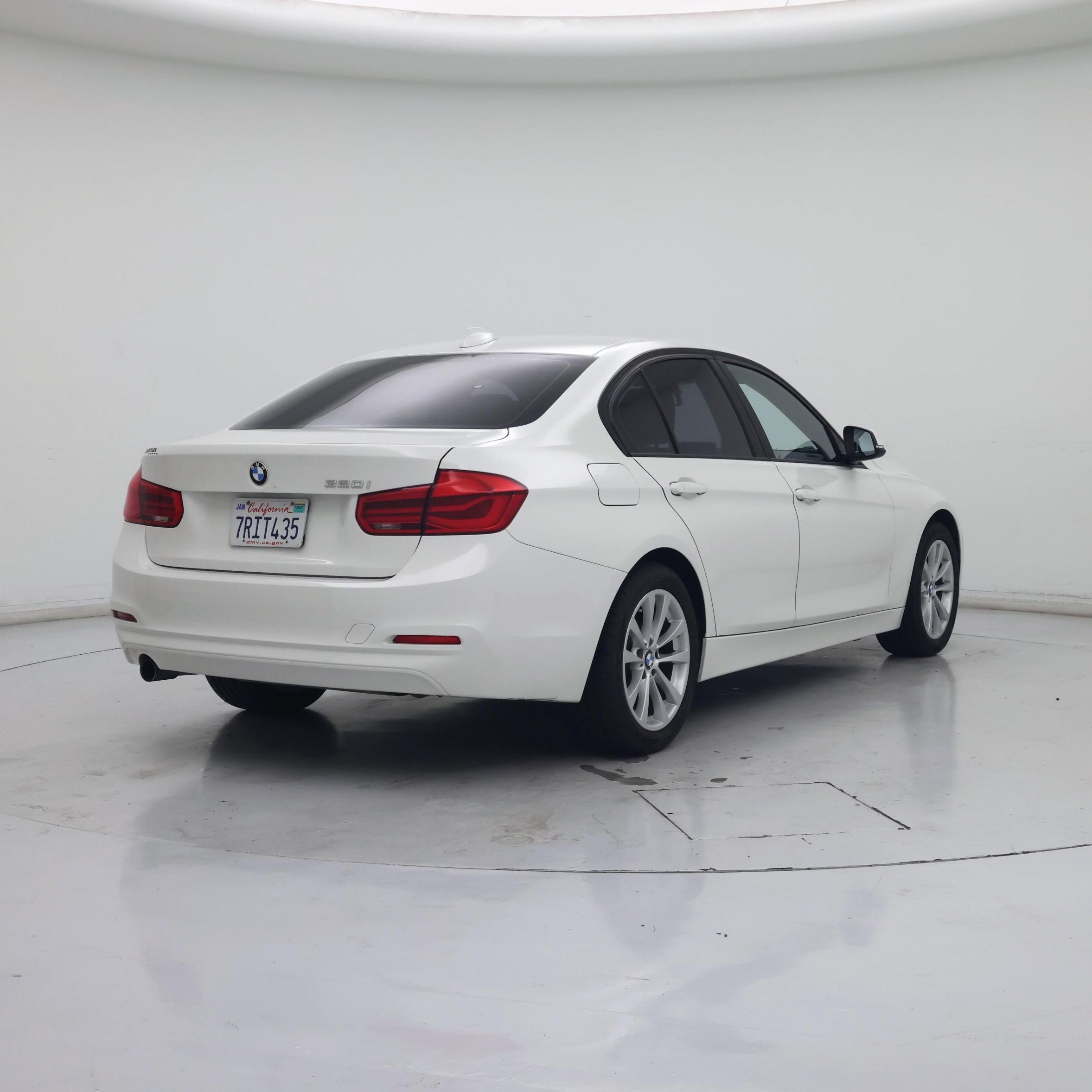 Thumbnail: 2016 BMW 3 Series - 8