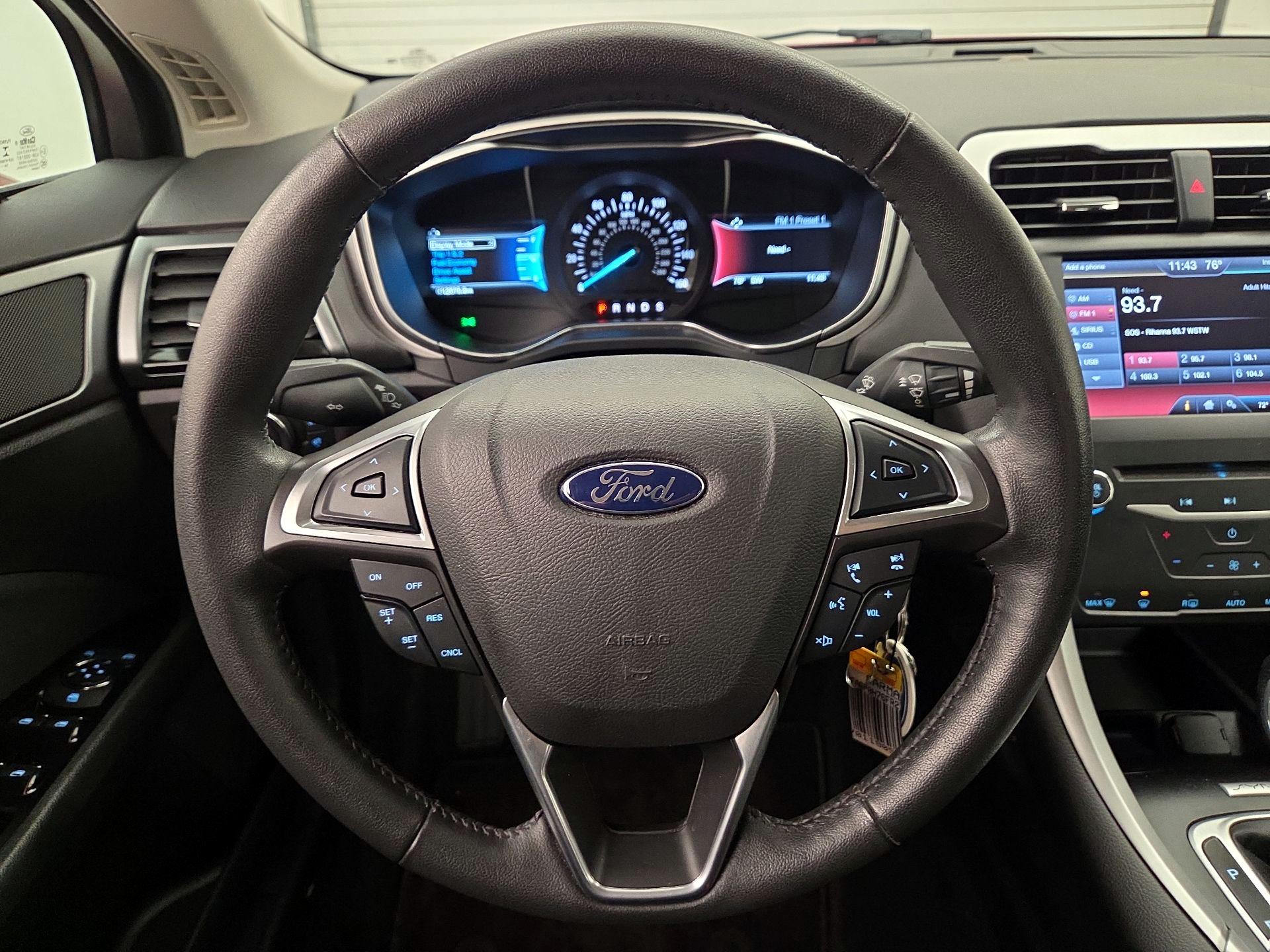 Thumbnail: 2015 Ford Fusion - 10