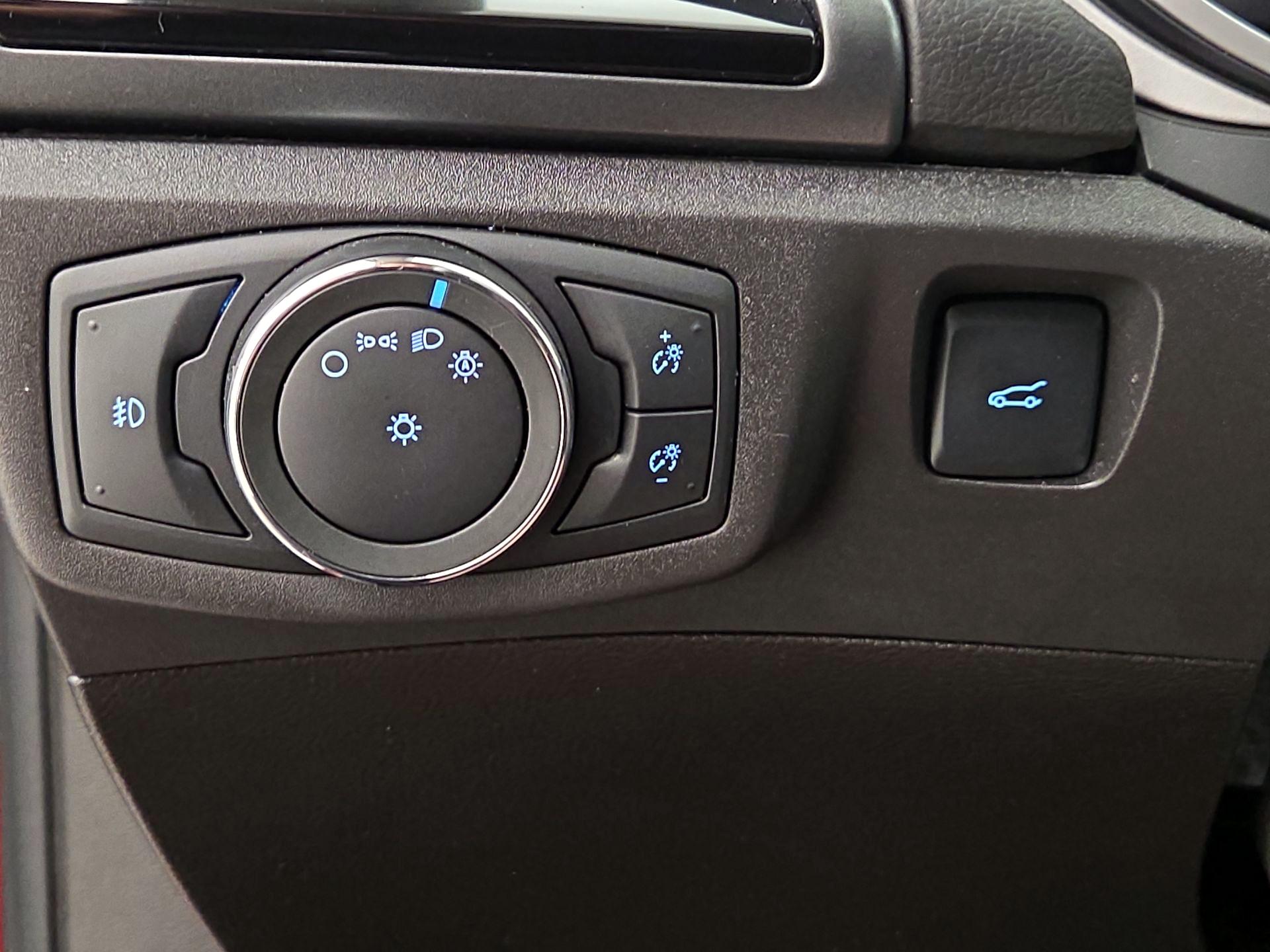 Thumbnail: 2015 Ford Fusion - 13