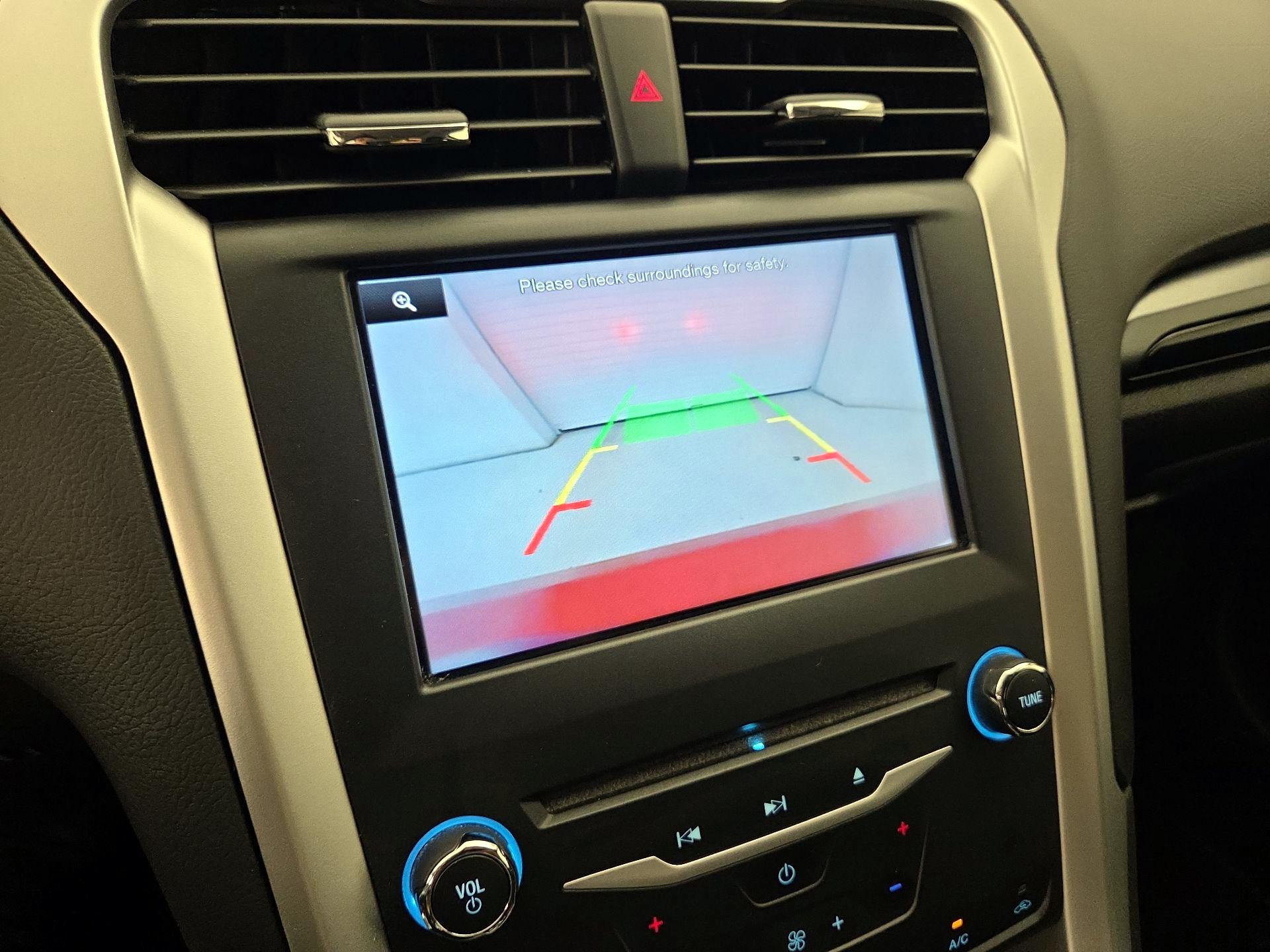 Thumbnail: 2015 Ford Fusion - 14