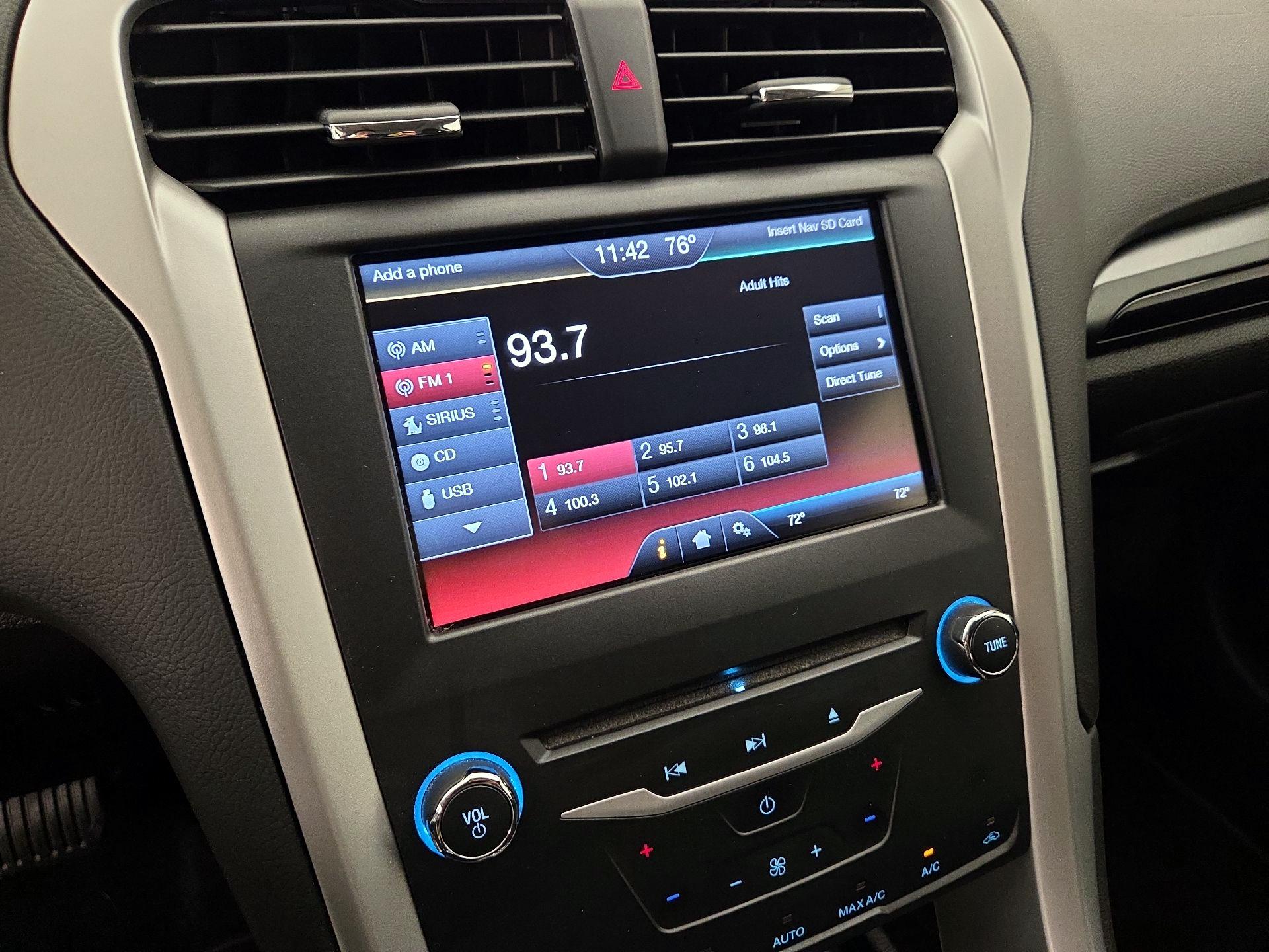 Thumbnail: 2015 Ford Fusion - 15