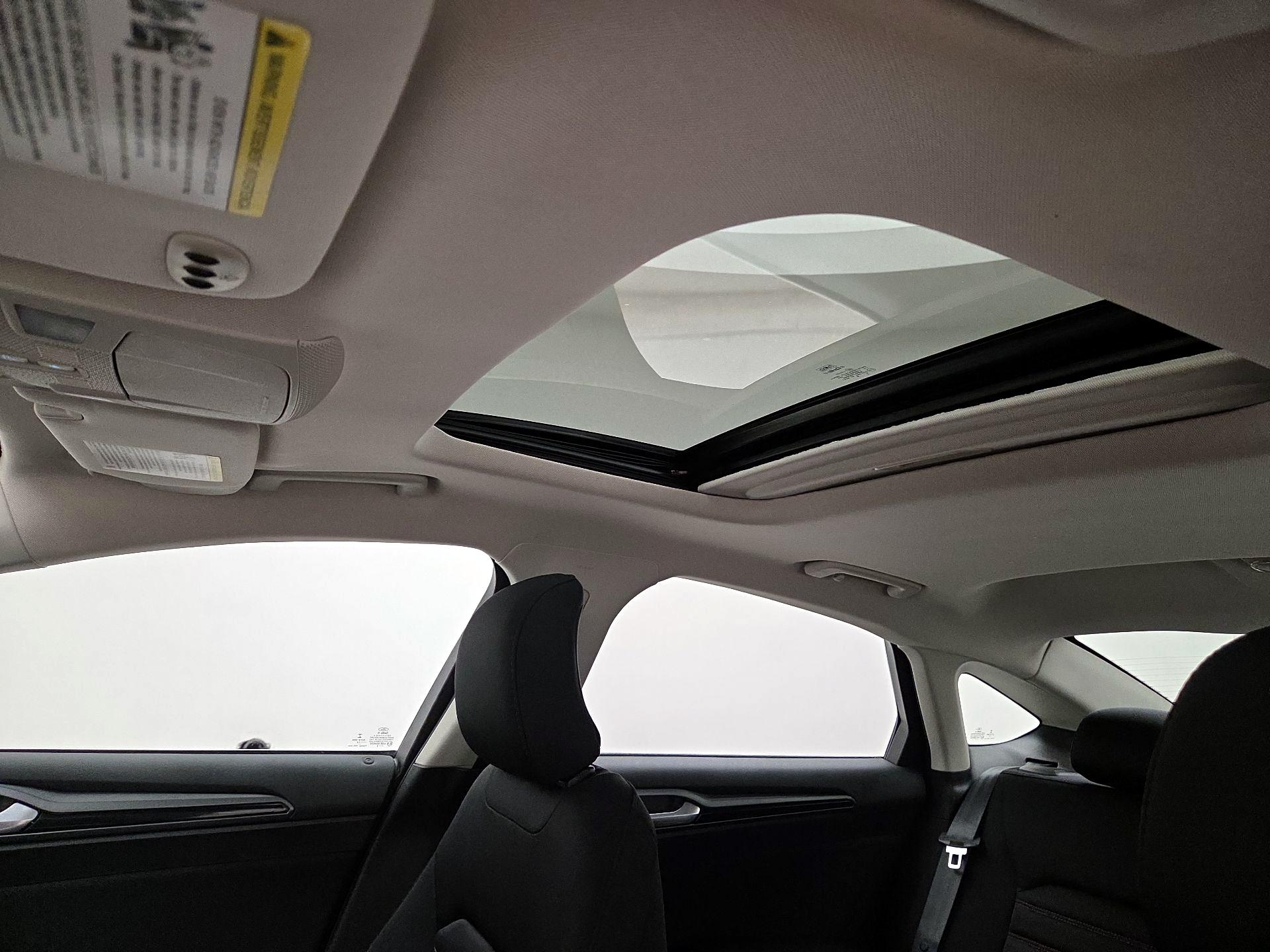 Thumbnail: 2015 Ford Fusion - 19