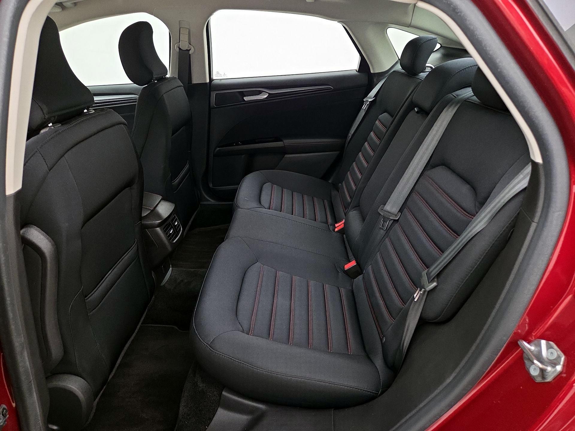 Thumbnail: 2015 Ford Fusion - 20