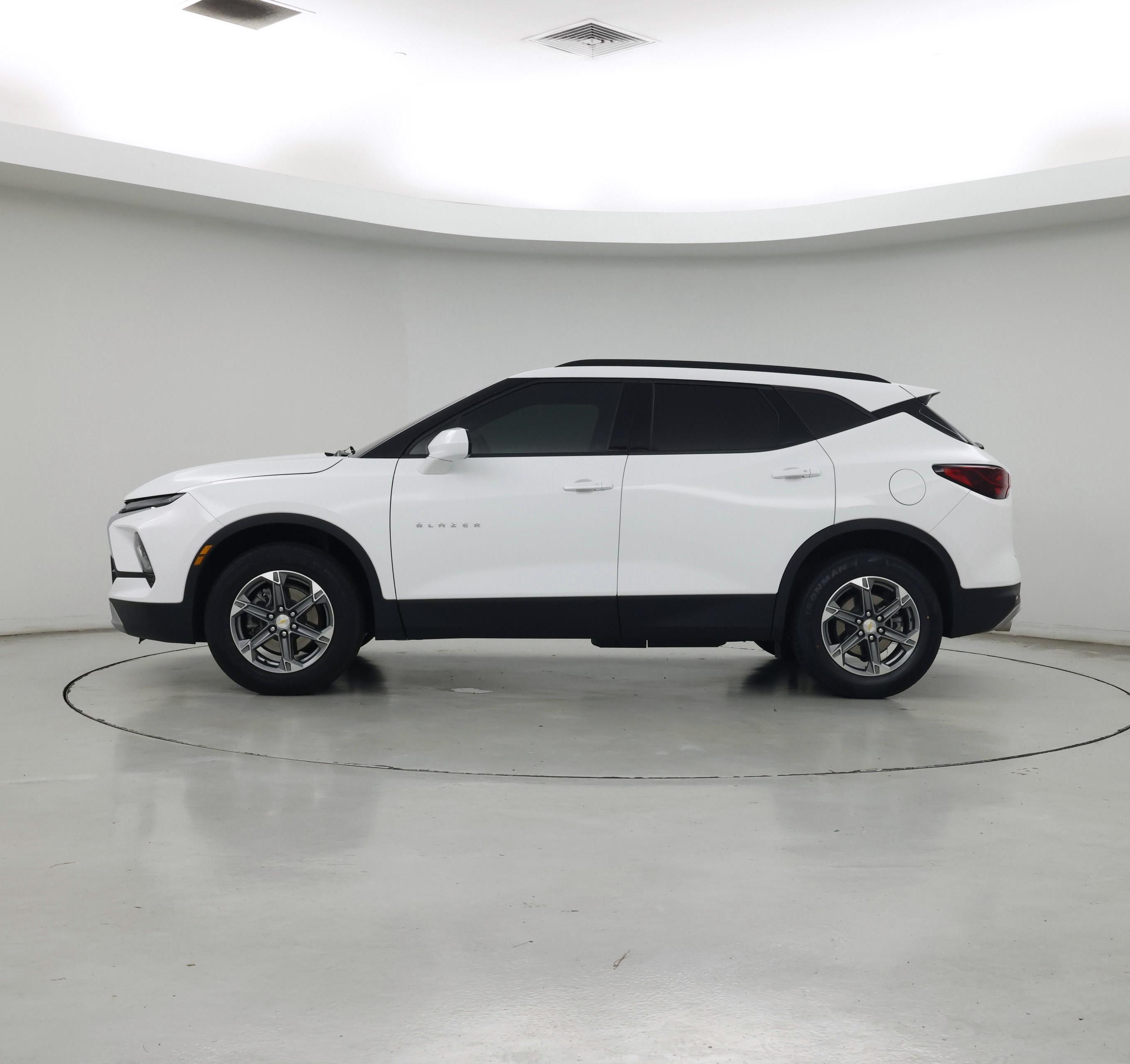 Thumbnail: 2023 Chevrolet Blazer - 3