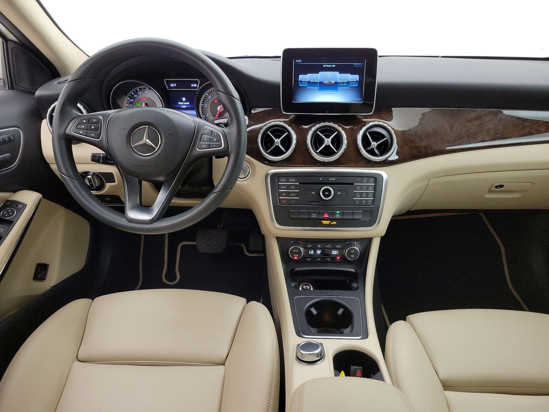 Thumbnail: 2017 Mercedes-Benz GLA - 9