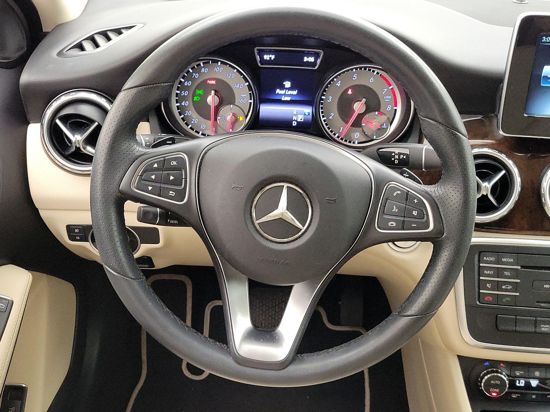 Thumbnail: 2017 Mercedes-Benz GLA - 10