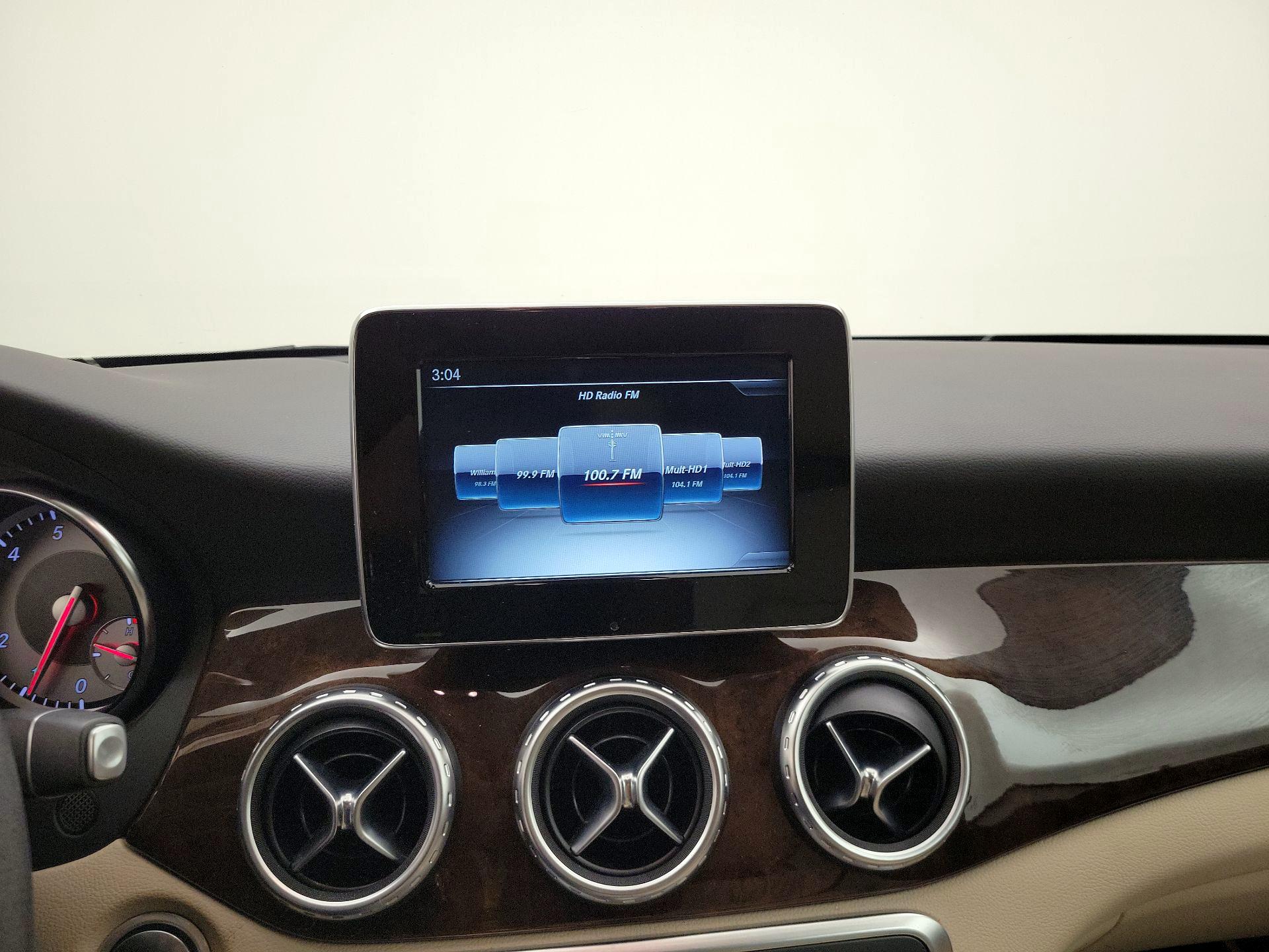 Thumbnail: 2017 Mercedes-Benz GLA - 15