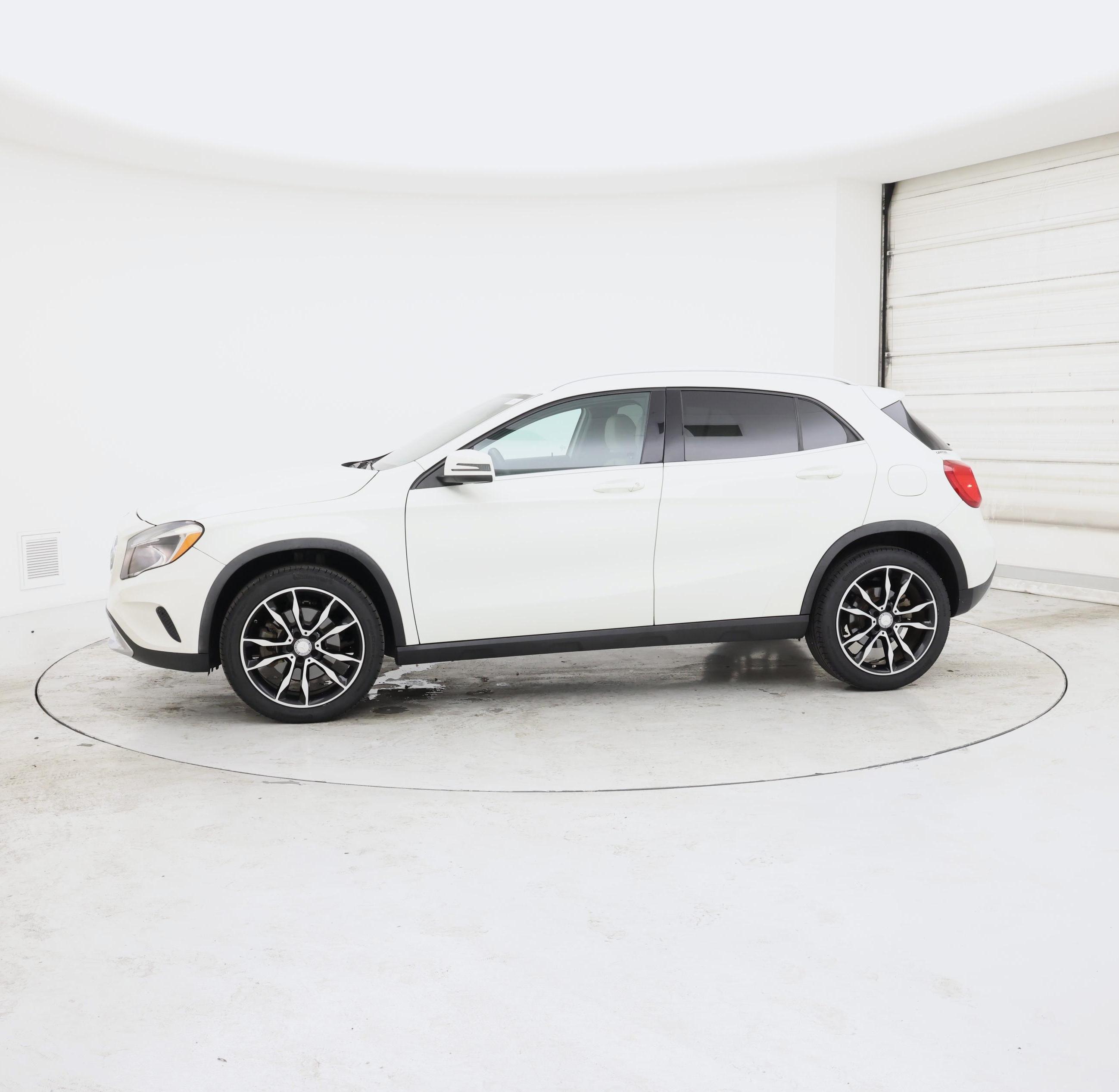 Thumbnail: 2017 Mercedes-Benz GLA - 3