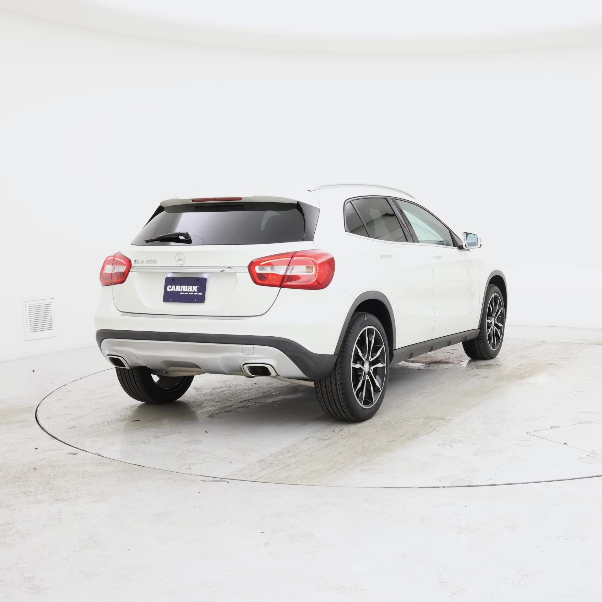 Thumbnail: 2017 Mercedes-Benz GLA - 8