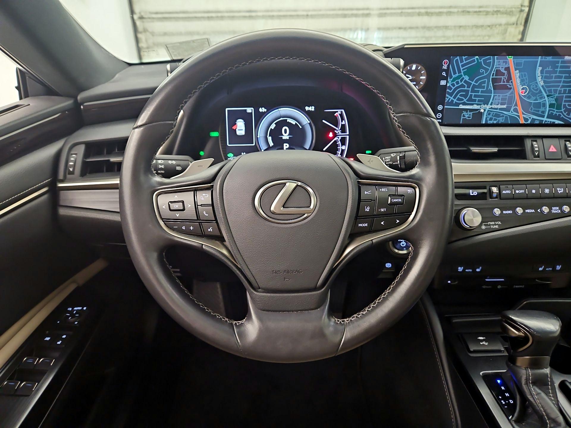 Thumbnail: 2021 Lexus ES - 10