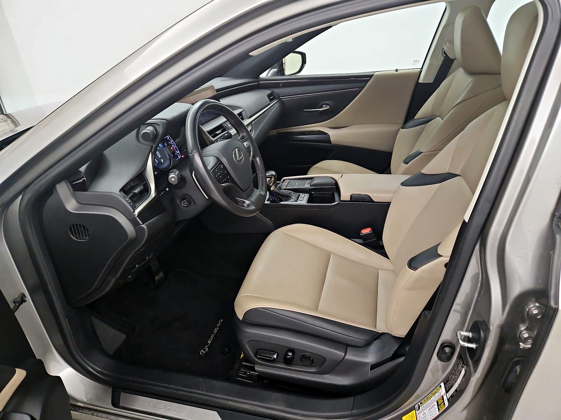 Thumbnail: 2021 Lexus ES - 11
