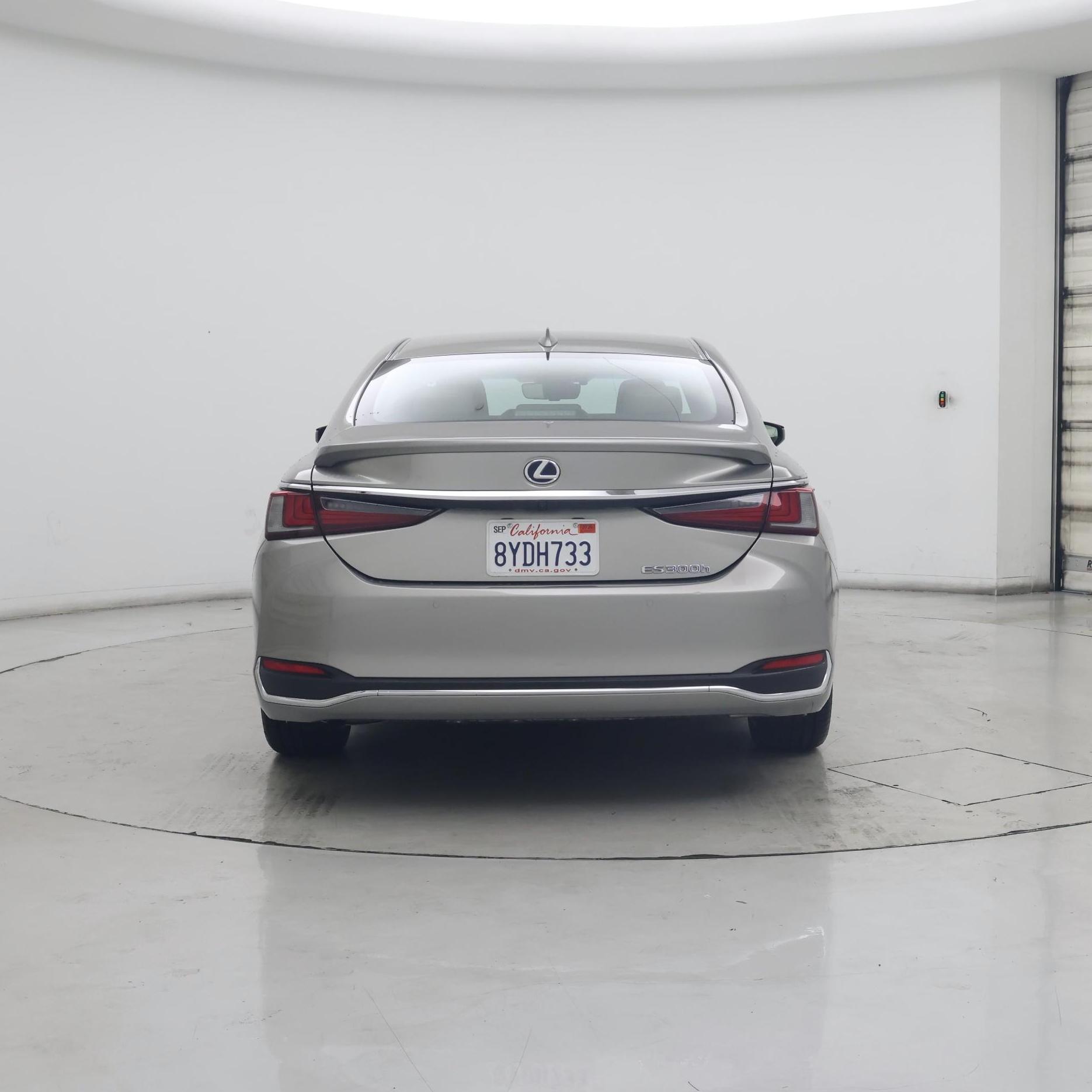 Thumbnail: 2021 Lexus ES - 2