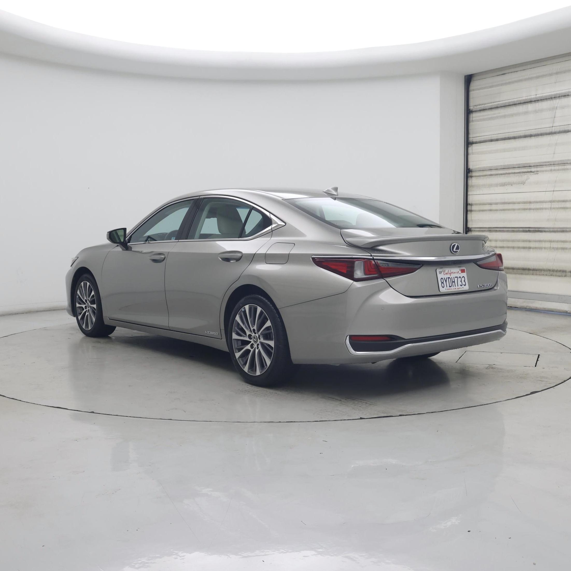 Thumbnail: 2021 Lexus ES - 4