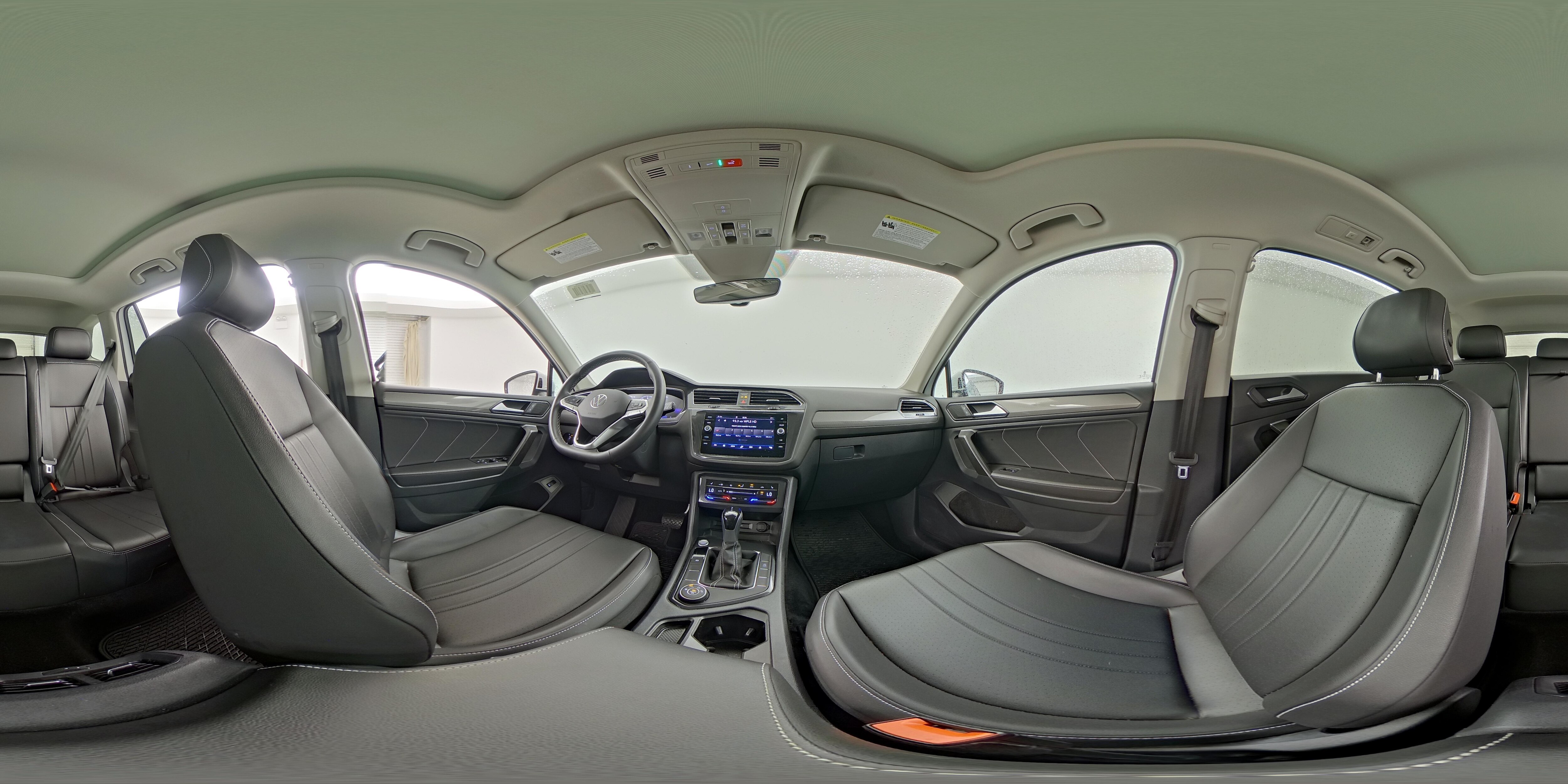 2024 Volkswagen Tiguan SE - Photo 25