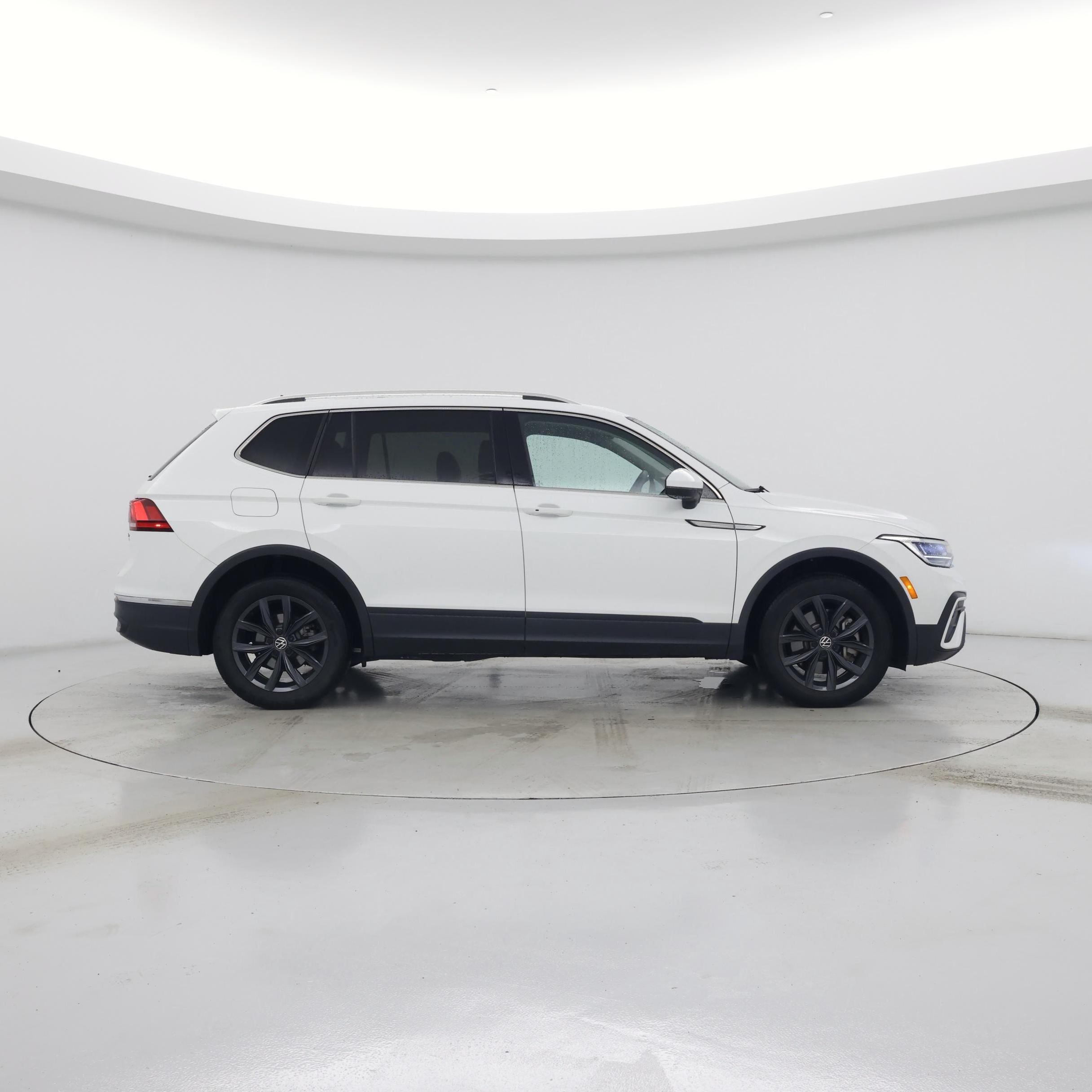 Thumbnail: 2024 Volkswagen Tiguan - 7