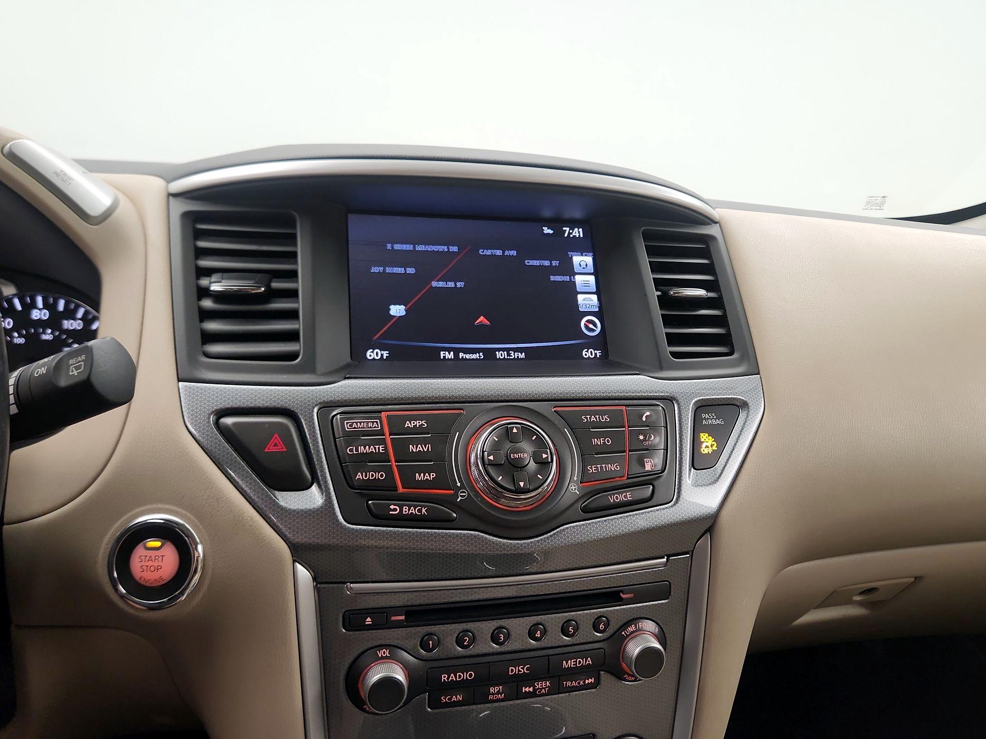 Thumbnail: 2018 Nissan Pathfinder - 16