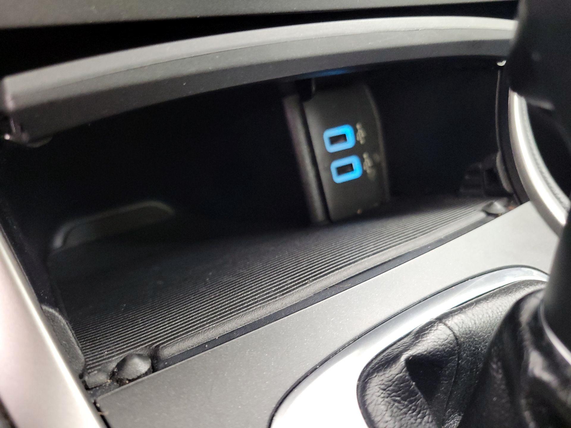 Thumbnail: 2016 Ford Edge - 19