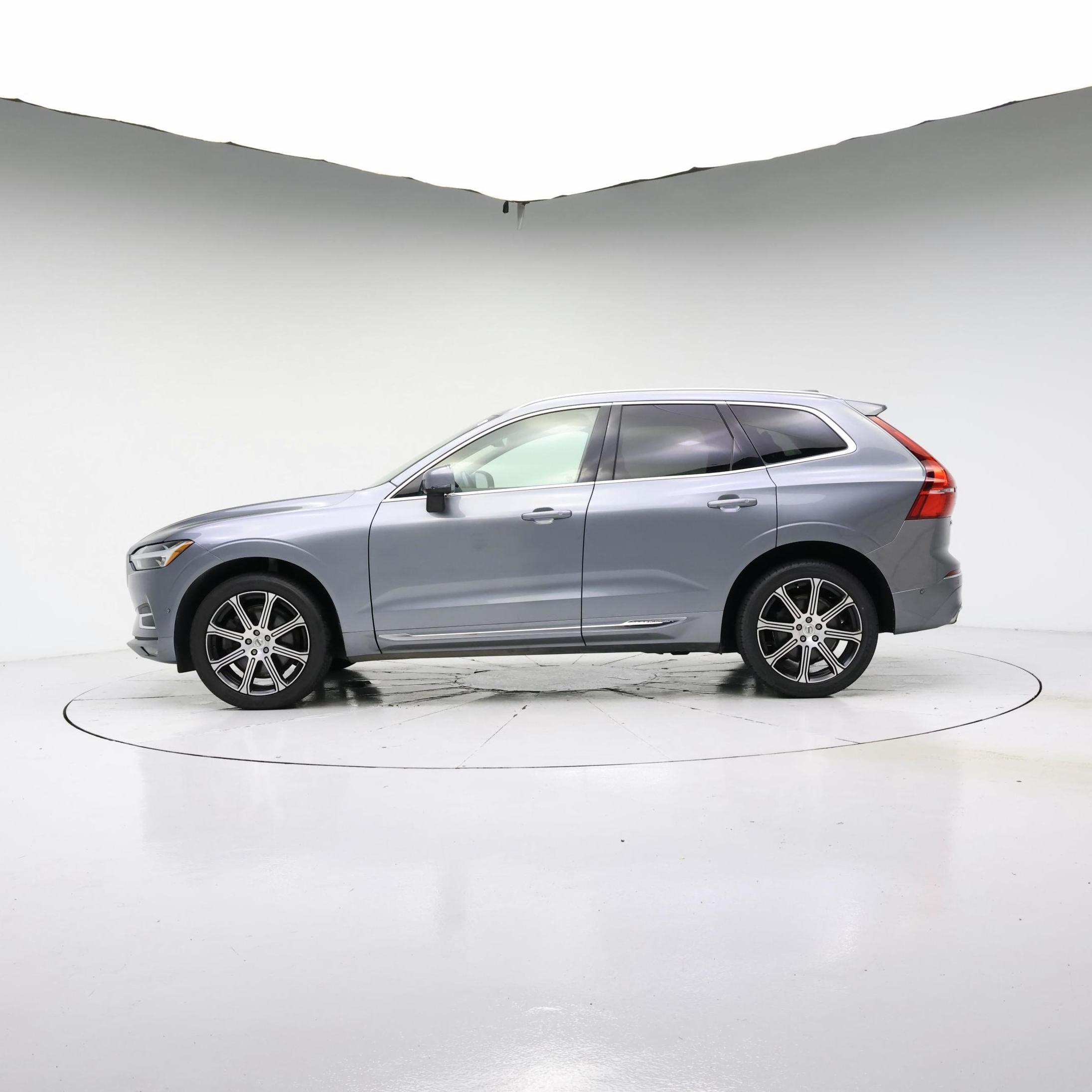 Thumbnail: 2018 Volvo XC60 - 3