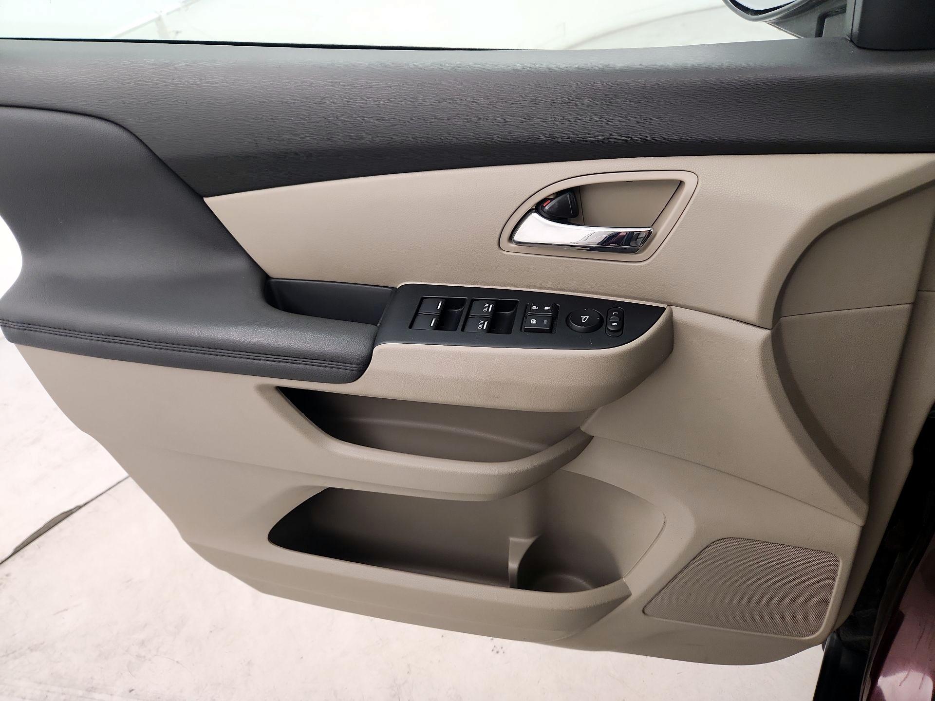 Thumbnail: 2016 Honda Odyssey - 10