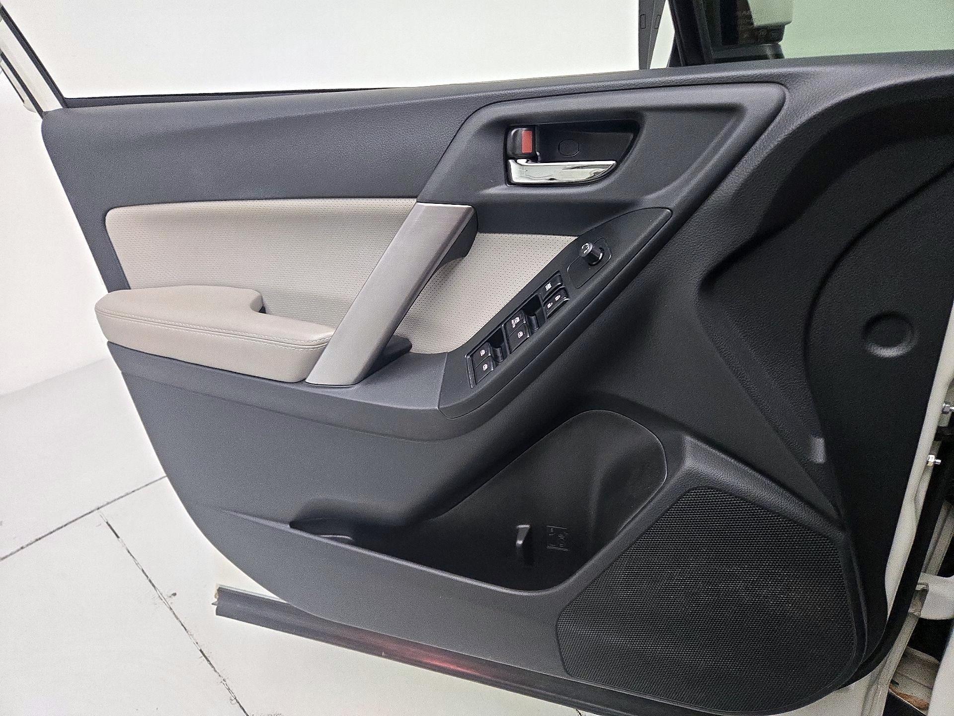 Thumbnail: 2015 Subaru Forester - 12