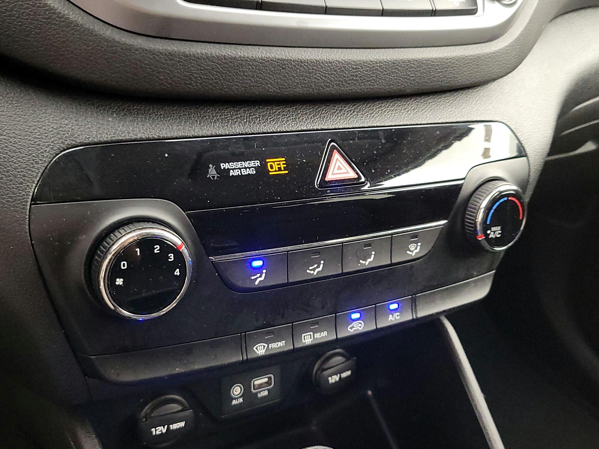 Thumbnail: 2016 Hyundai Tucson - 16