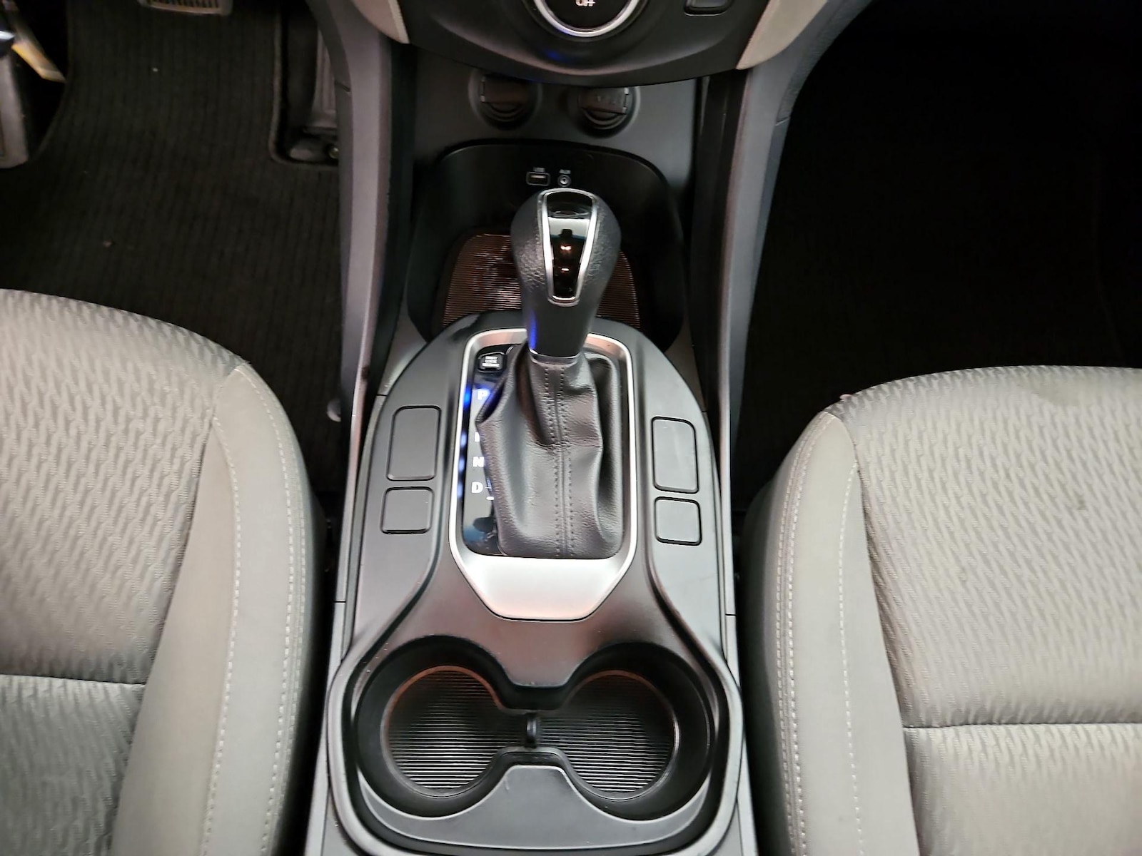 2017 Hyundai Santa Fe SE - Photo 18