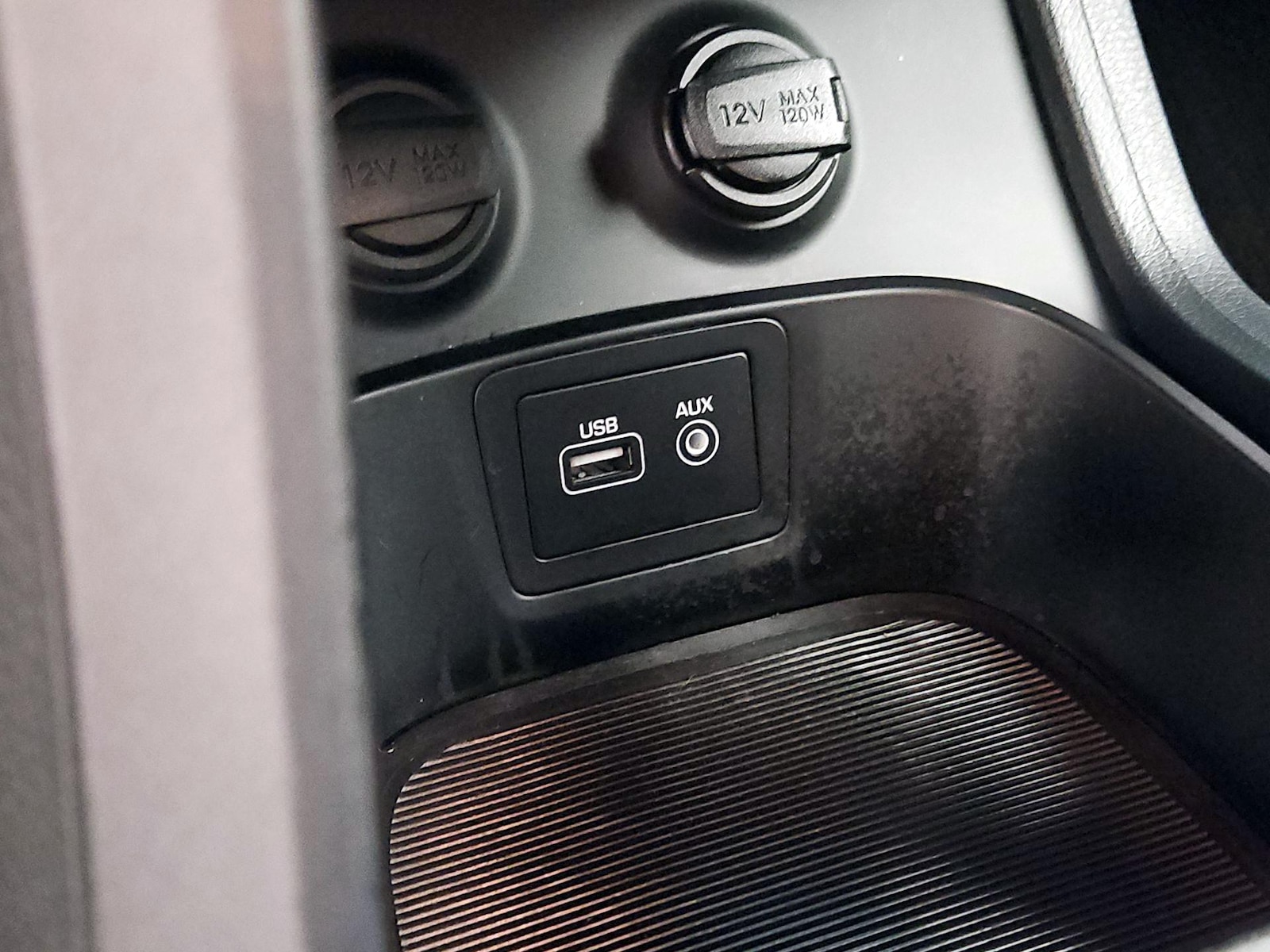 2017 Hyundai Santa Fe SE - Photo 19